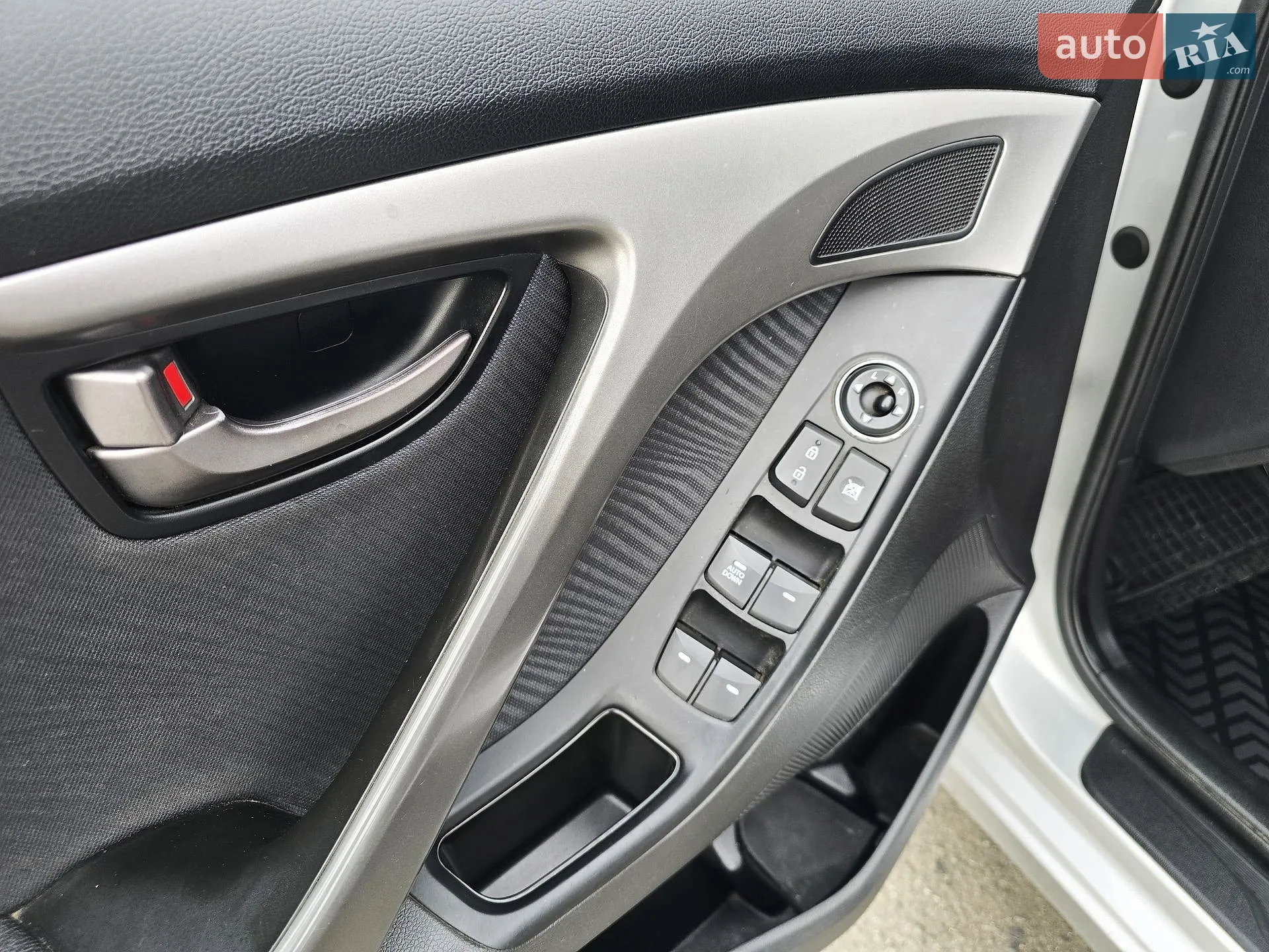 2011 Hyundai Elantra - мініатюра 20