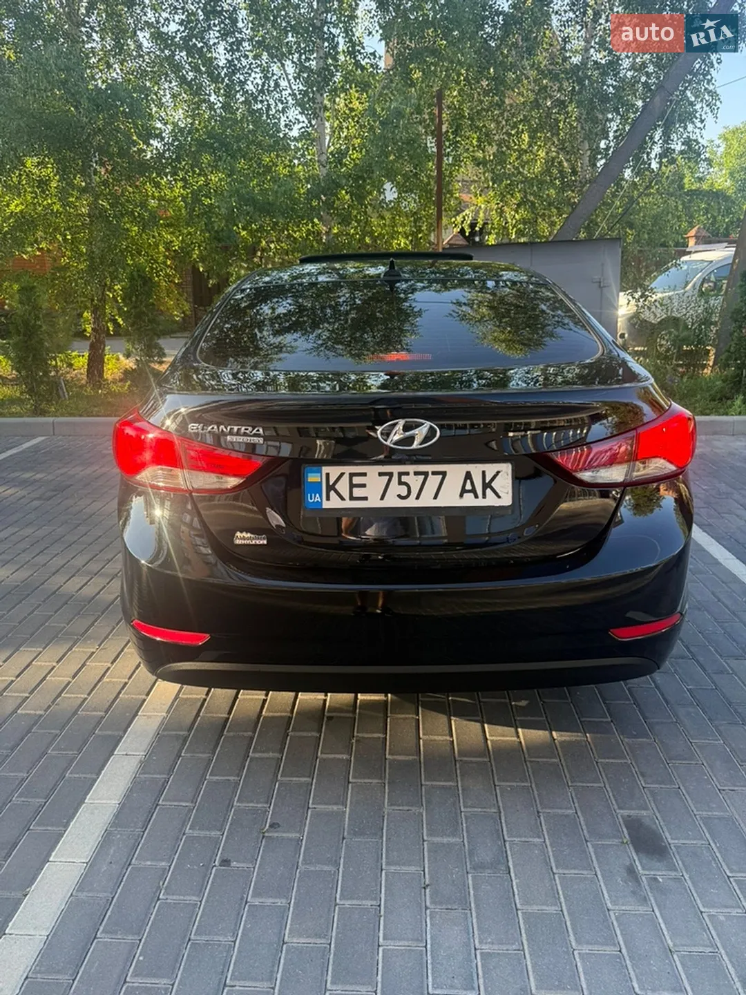 2015 Hyundai Elantra - мініатюра 8