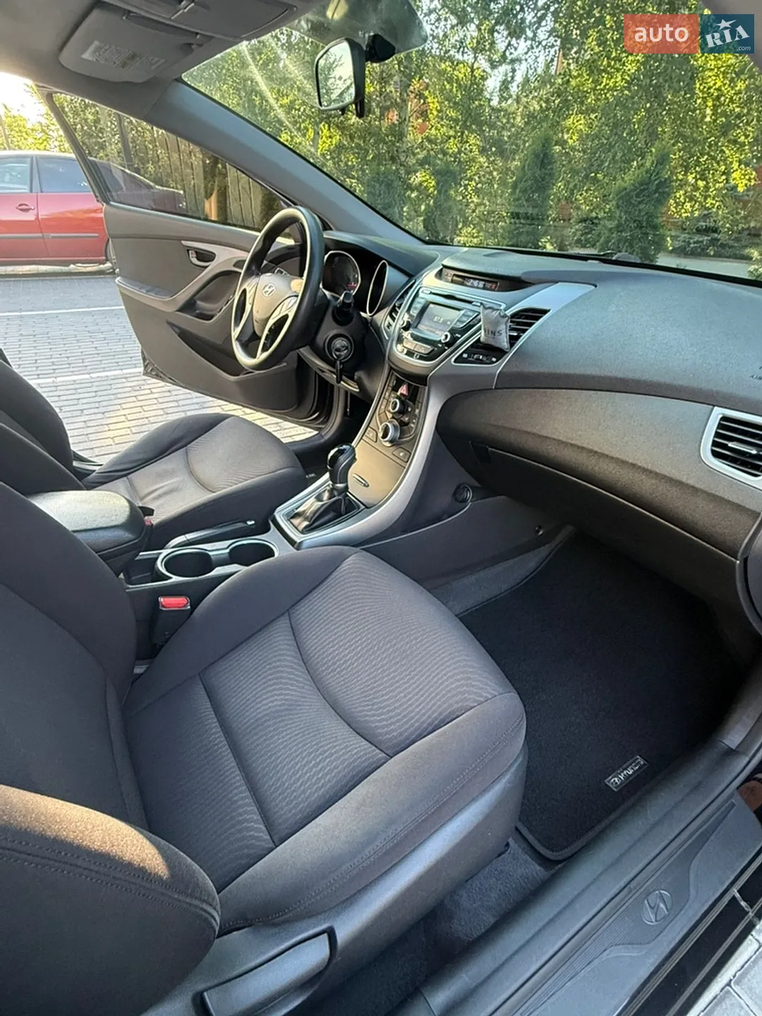 2015 Hyundai Elantra - мініатюра 20