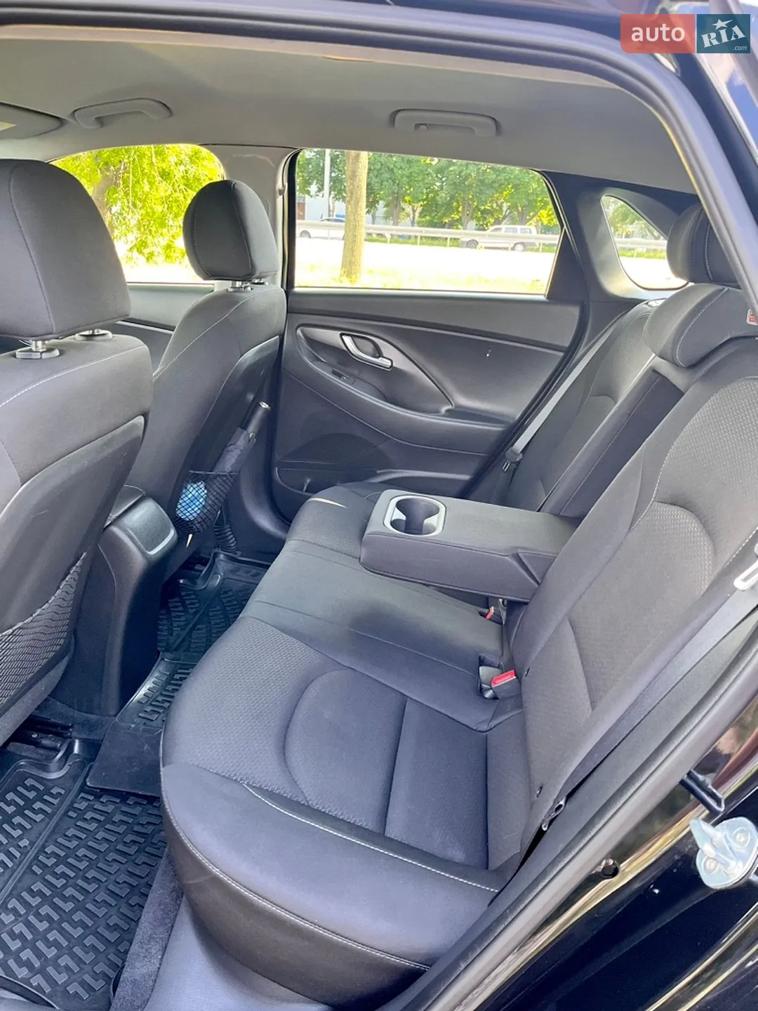 2017 Hyundai Elantra - мініатюра 19