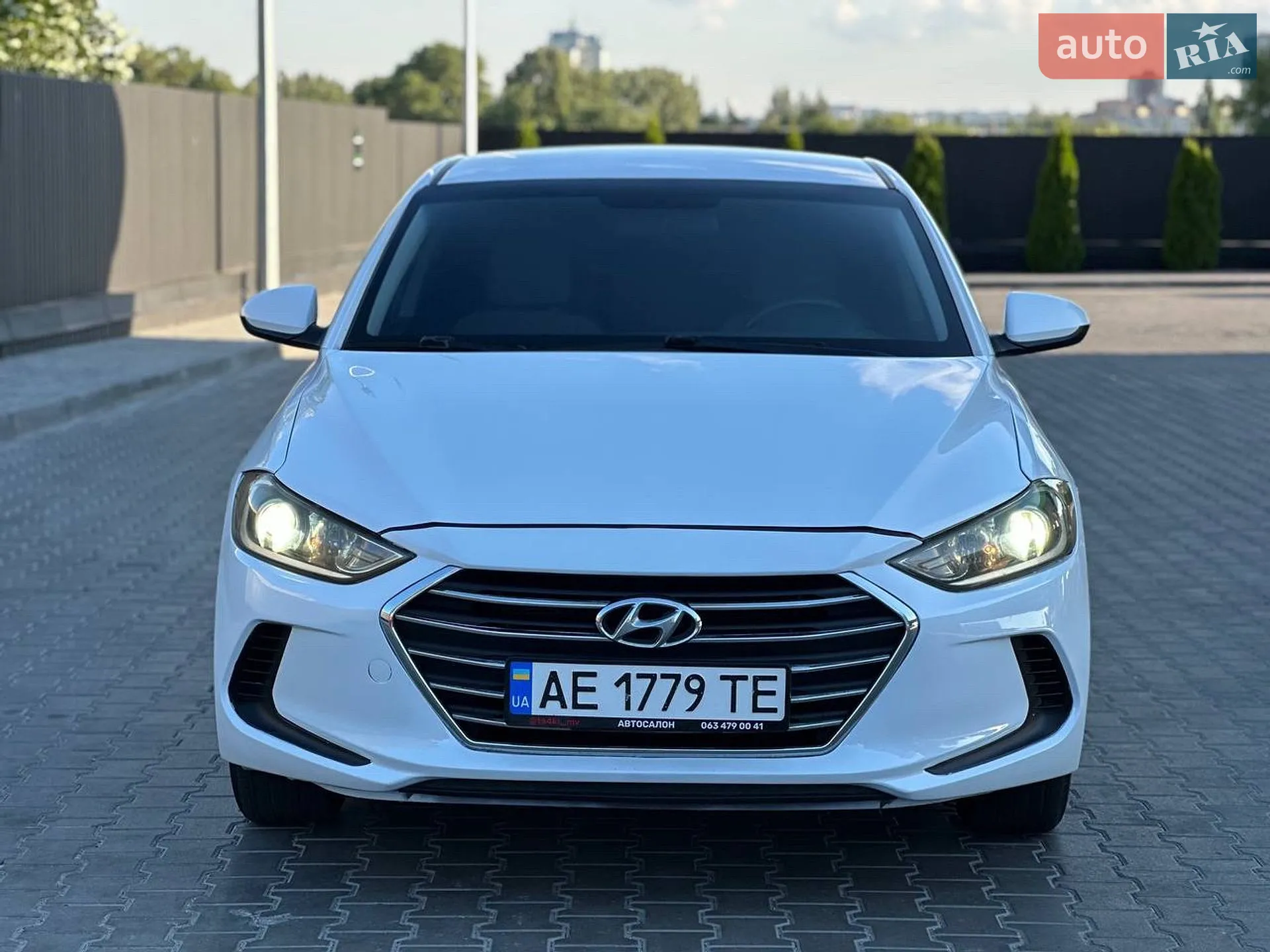2017 Hyundai Elantra - мініатюра 2