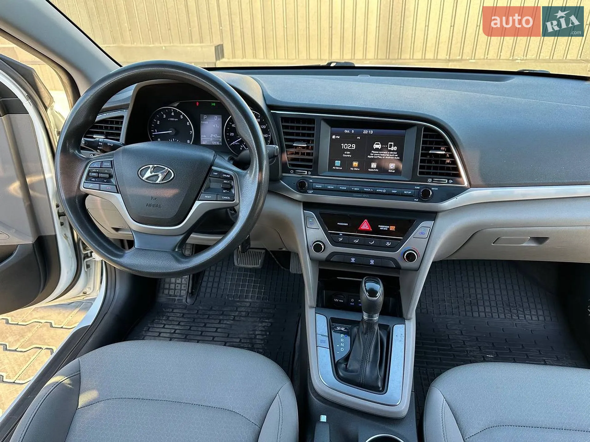 2017 Hyundai Elantra - мініатюра 14