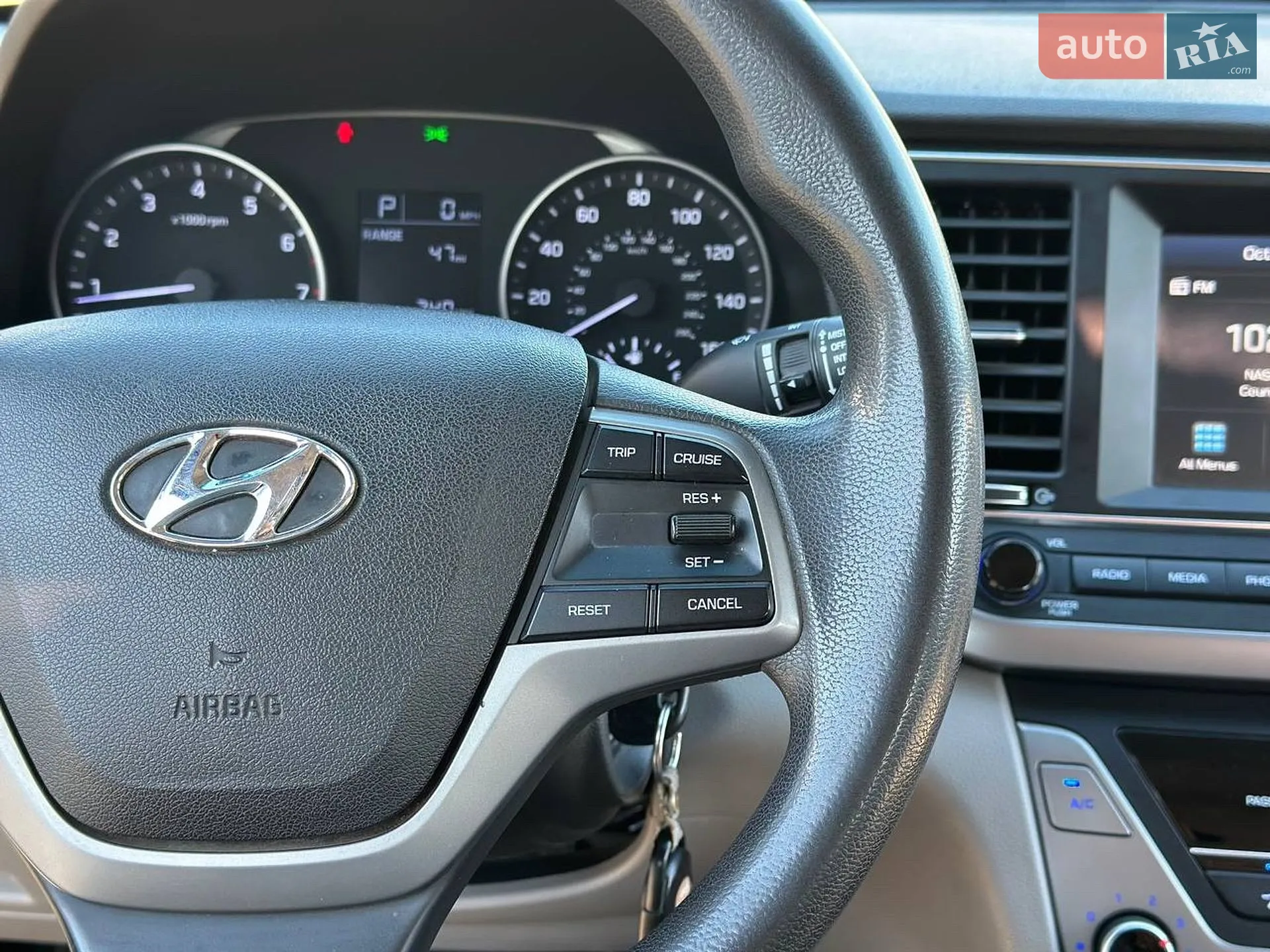 2017 Hyundai Elantra - мініатюра 18