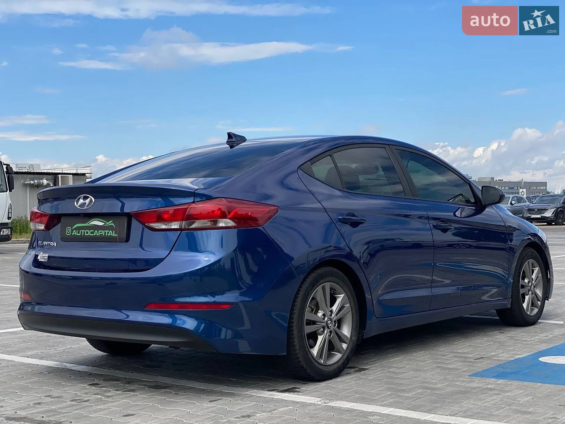 2018 Hyundai Elantra - мініатюра 12