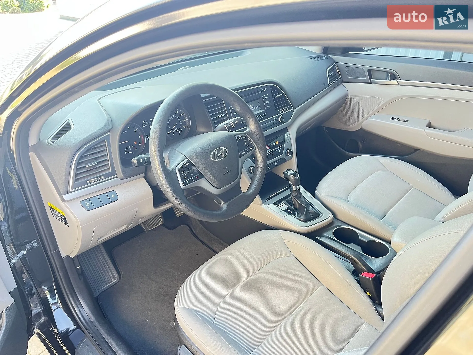 2017 Hyundai Elantra - мініатюра 10