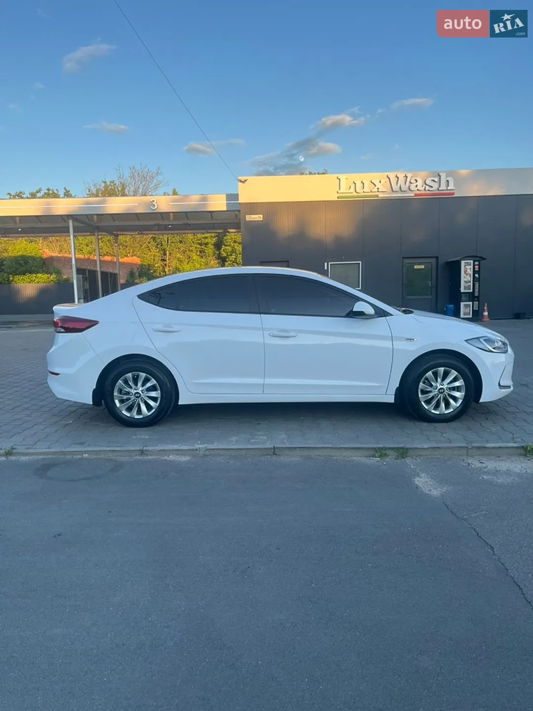 2018 Hyundai Elantra - мініатюра 9