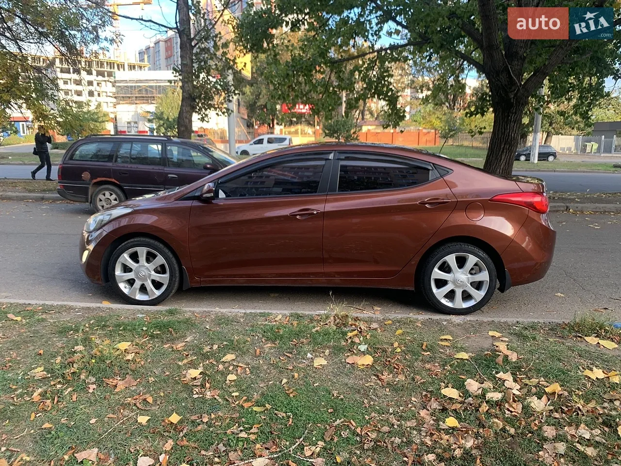 2013 Hyundai Elantra - мініатюра 12