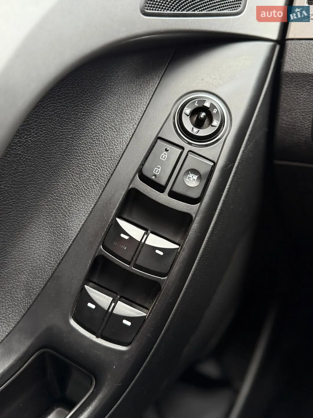 2013 Hyundai Elantra - мініатюра 16