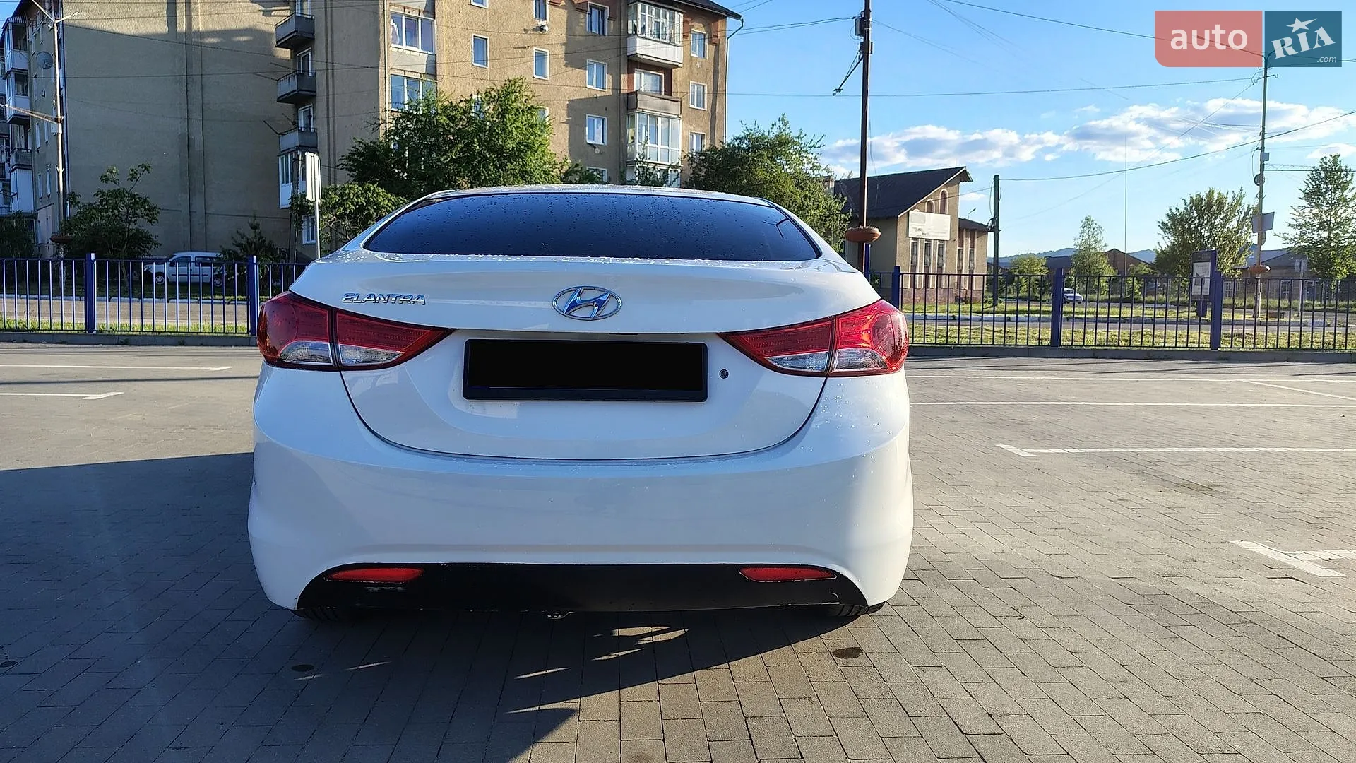 2013 Hyundai Elantra - мініатюра 11