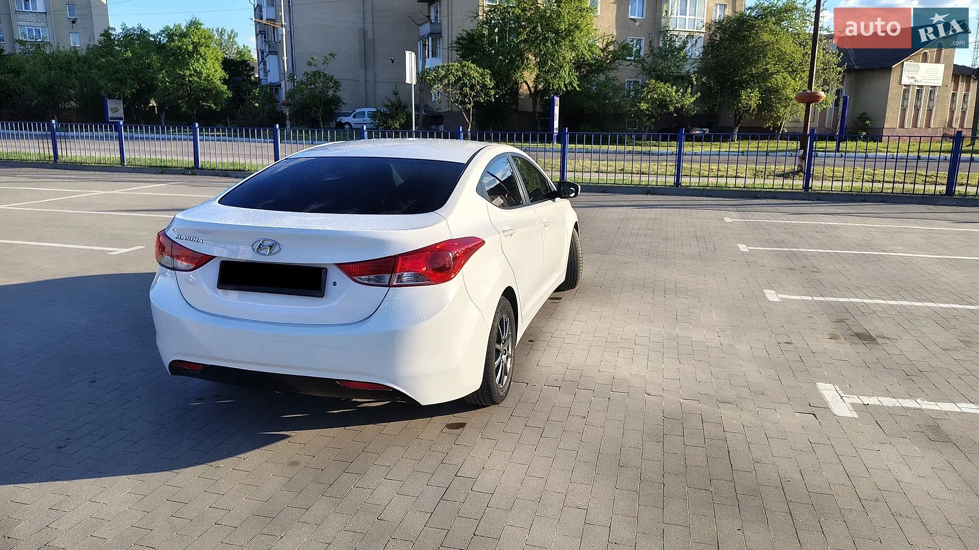 2013 Hyundai Elantra - мініатюра 18