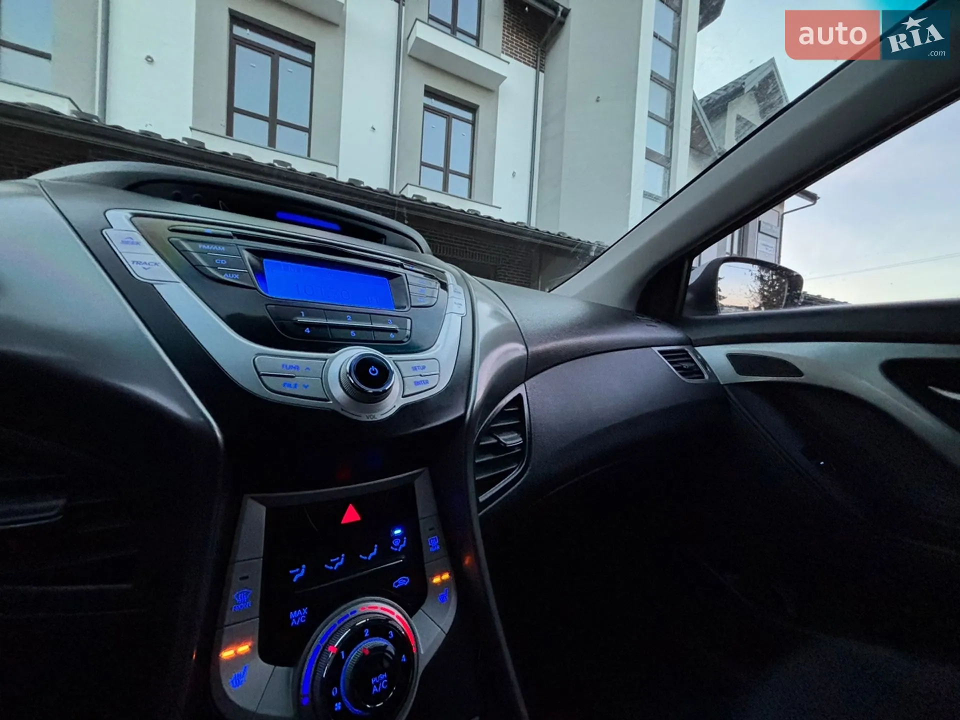 2011 Hyundai Elantra - мініатюра 13