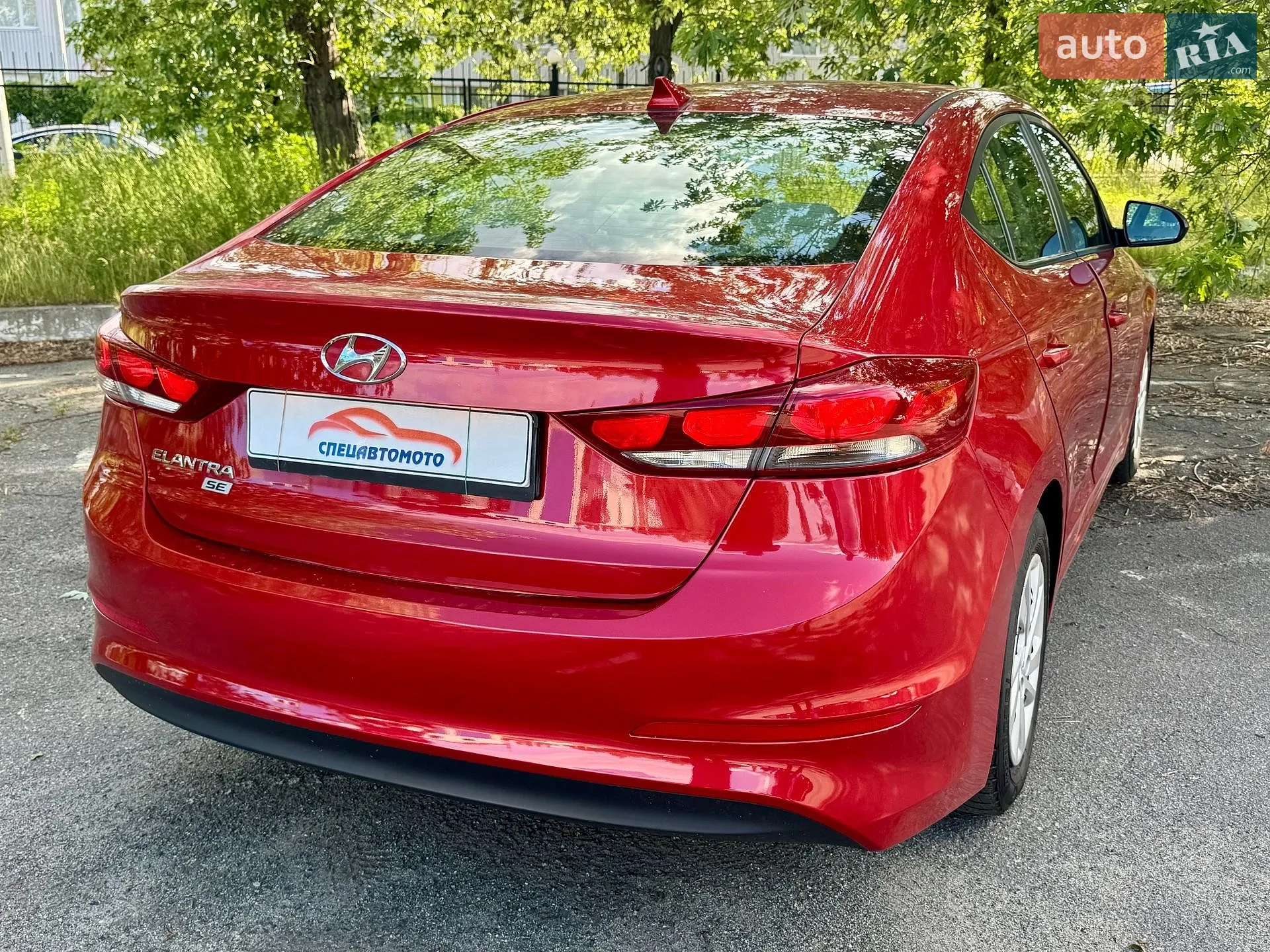 2017 Hyundai Elantra - мініатюра 14