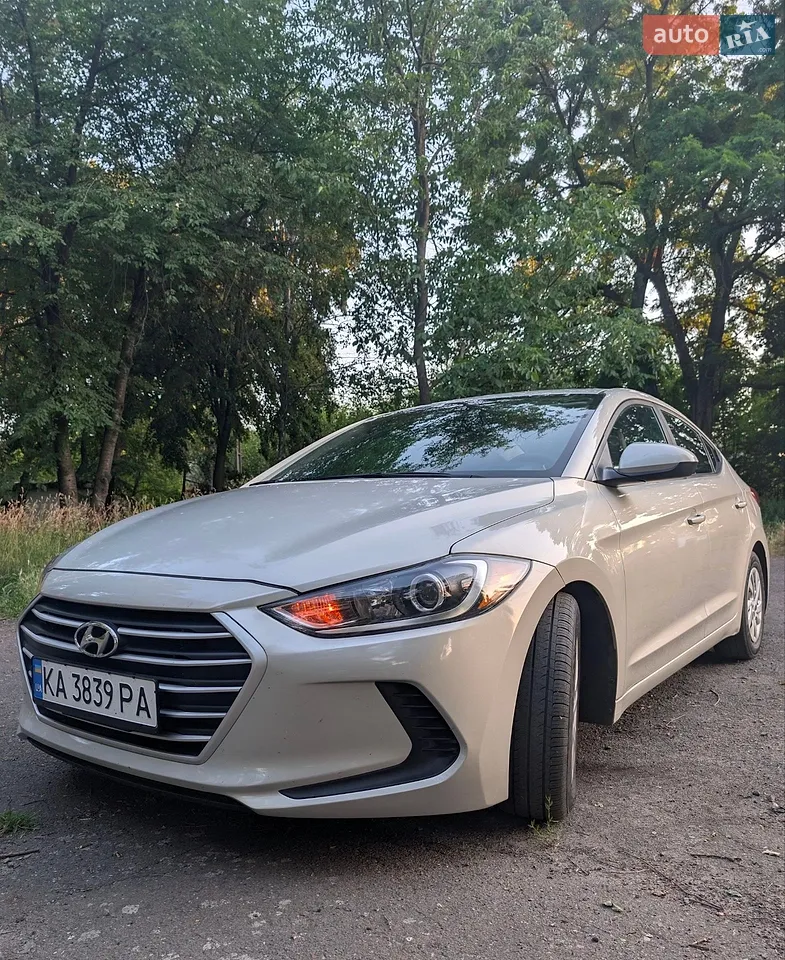 2019 Hyundai Elantra - мініатюра 21