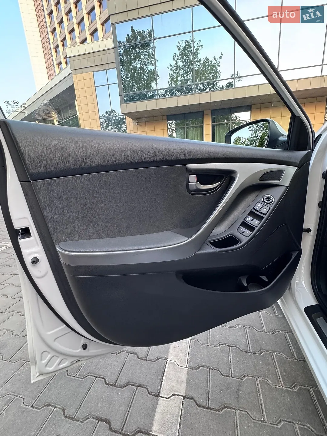 2015 Hyundai Elantra - мініатюра 21