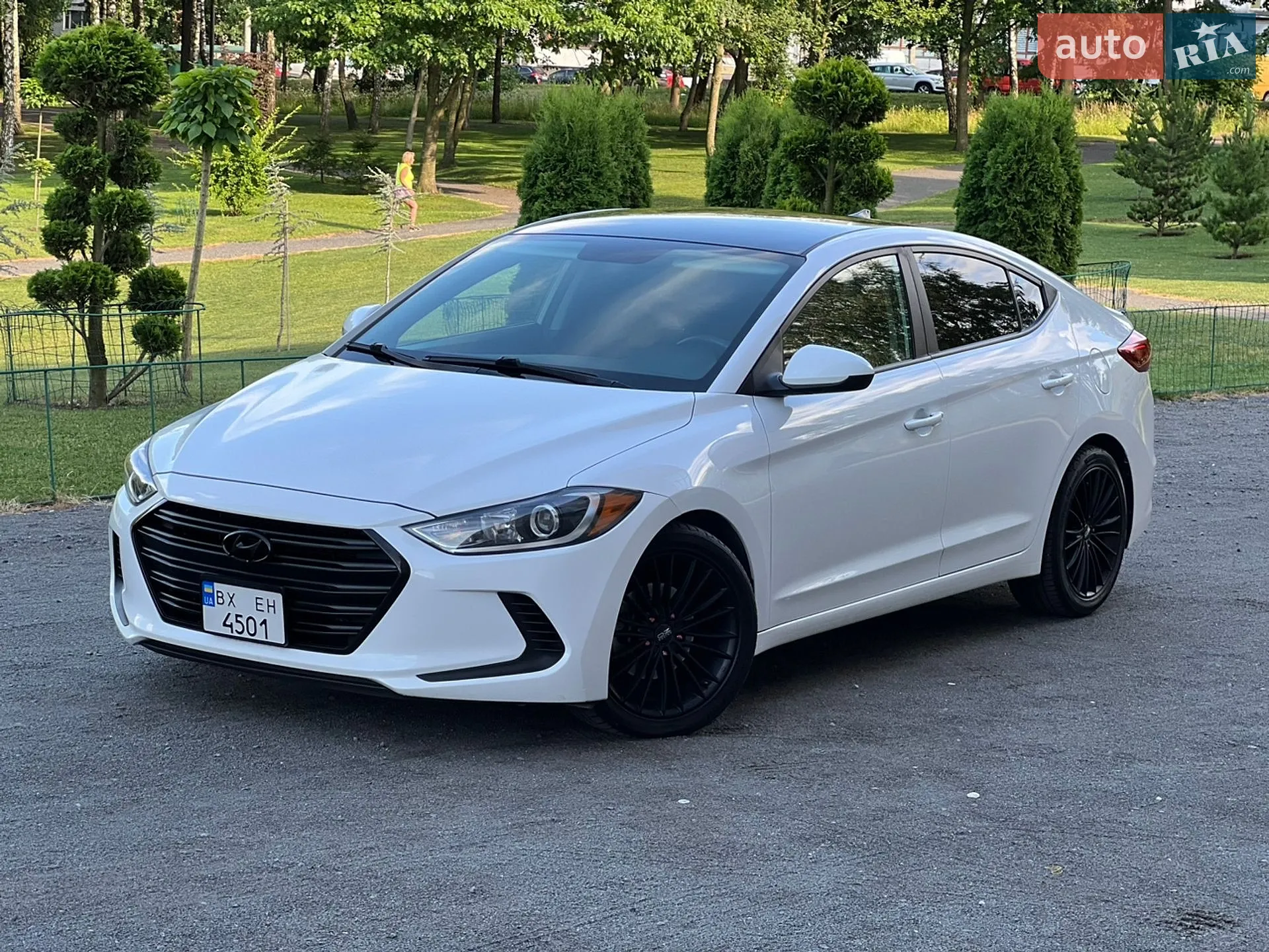 2017 Hyundai Elantra - фото 1