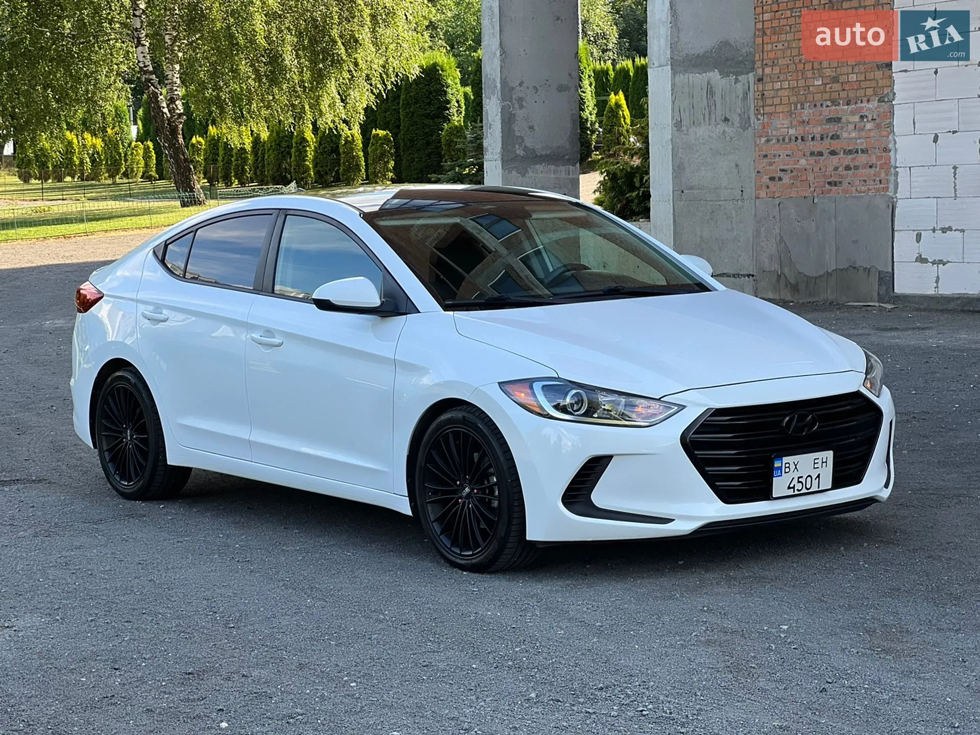 2017 Hyundai Elantra - мініатюра 18