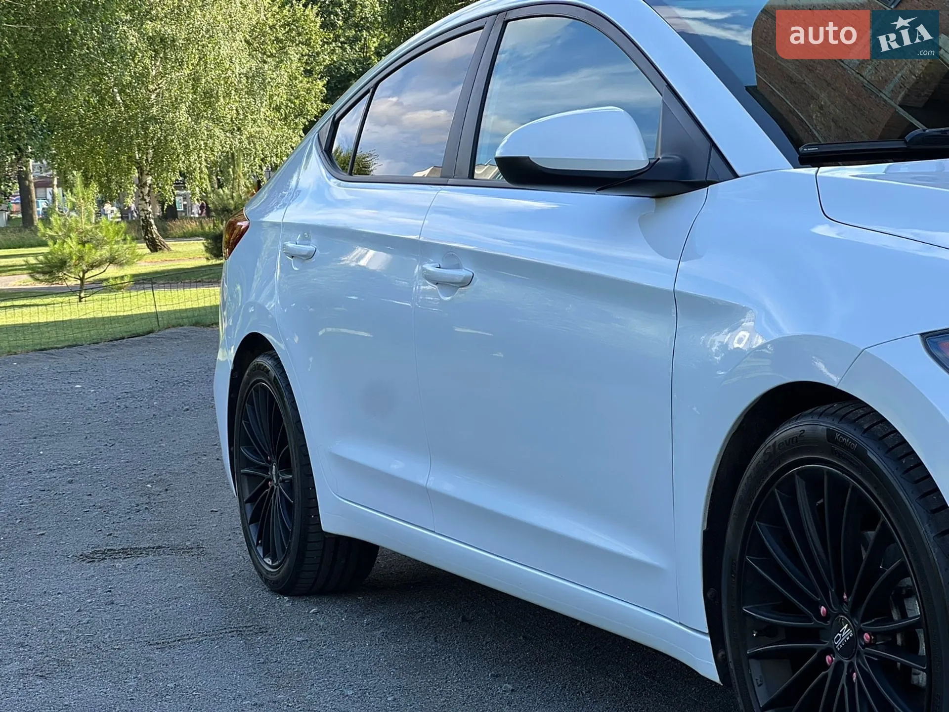 2017 Hyundai Elantra - мініатюра 22