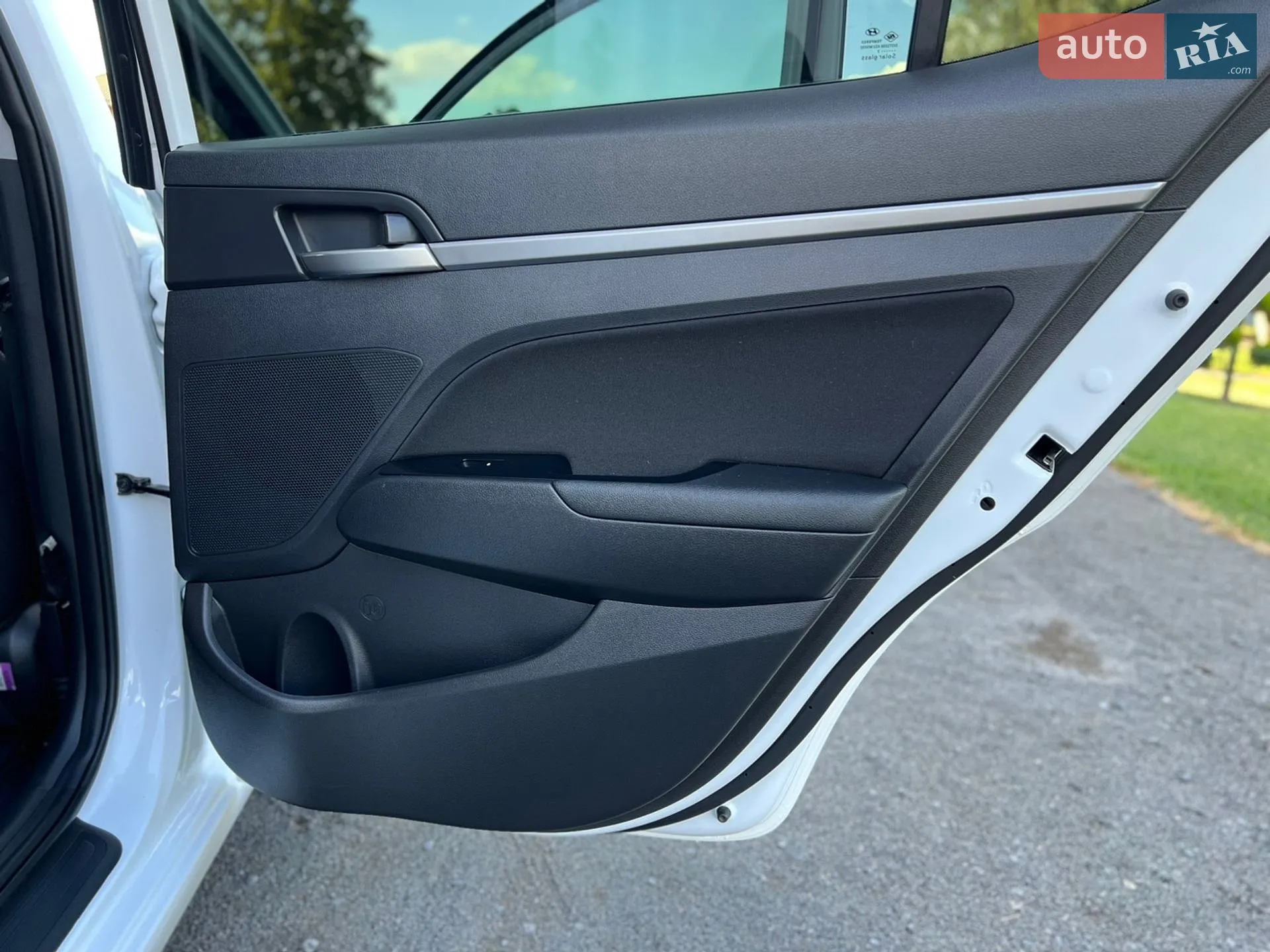 2017 Hyundai Elantra - мініатюра 43