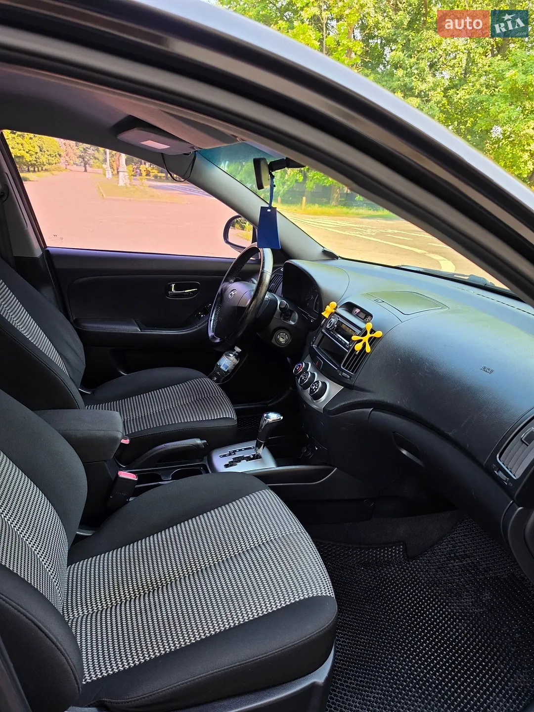 2010 Hyundai Elantra - мініатюра 21
