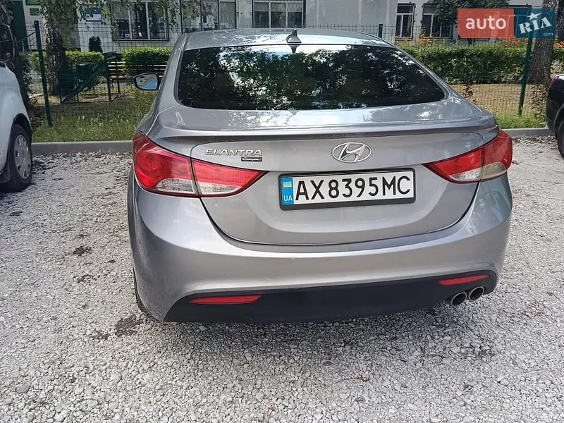 Hyundai Elantra 2013