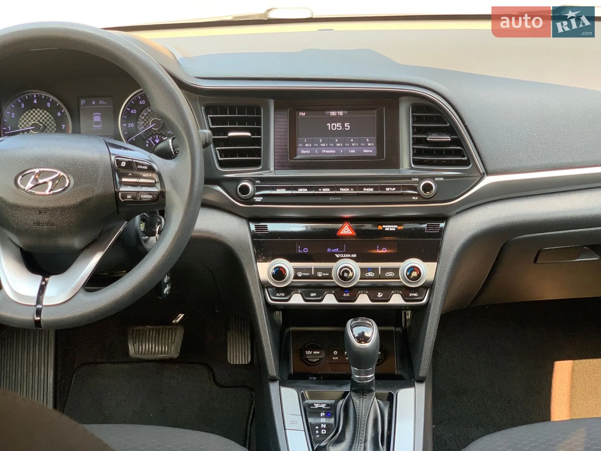 2019 Hyundai Elantra - мініатюра 23