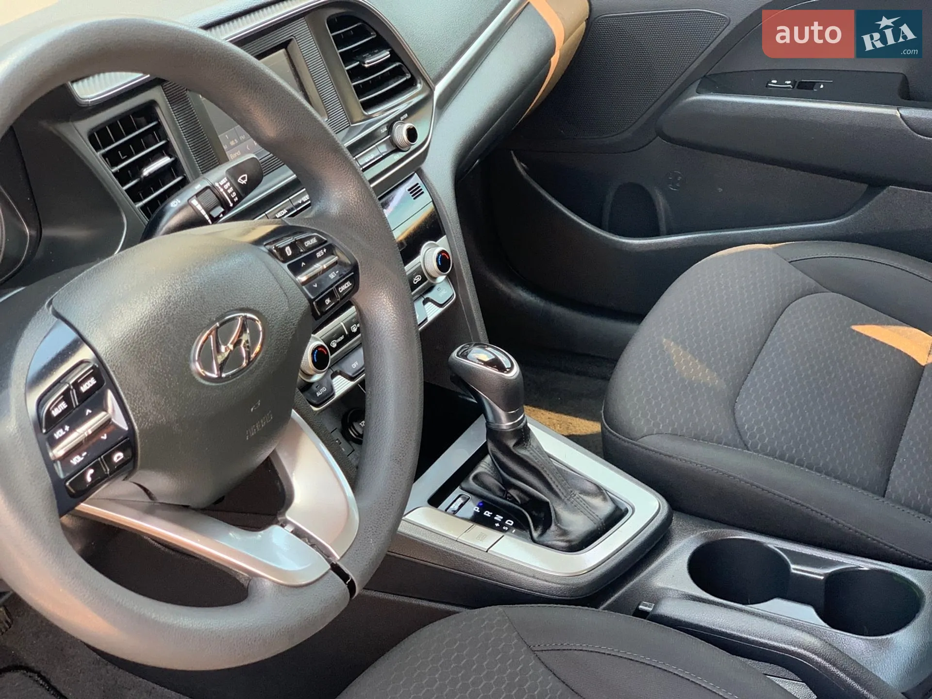 2019 Hyundai Elantra - мініатюра 25