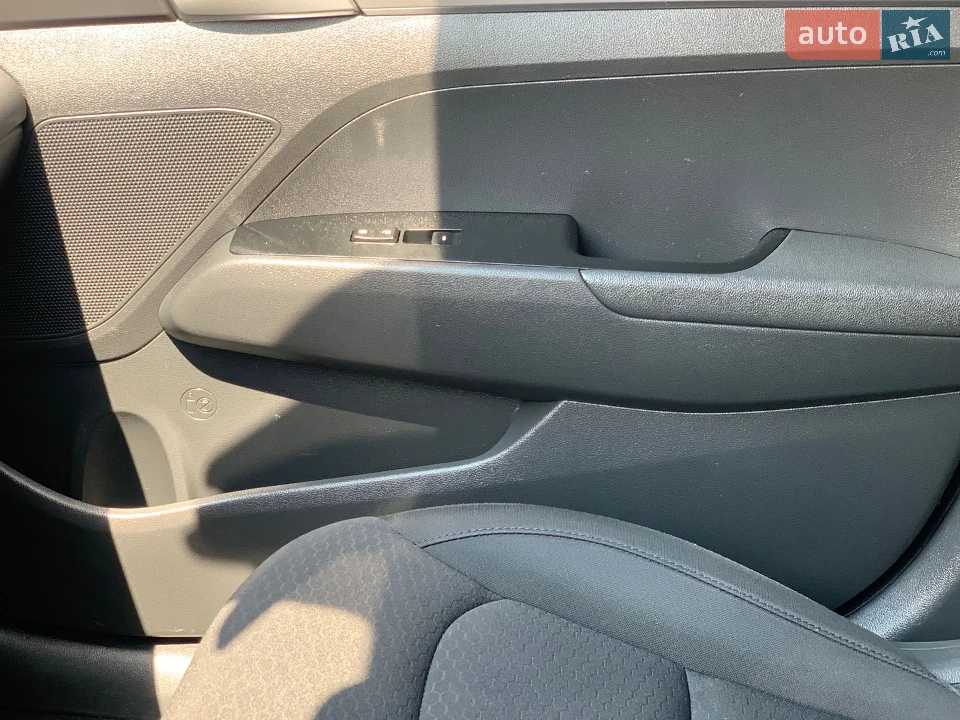 2019 Hyundai Elantra - мініатюра 32