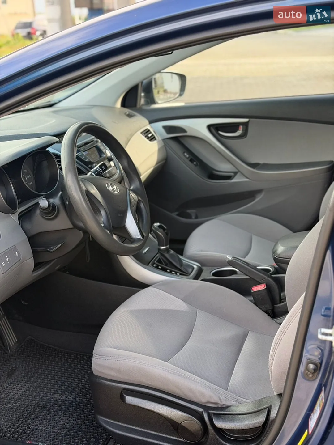 2015 Hyundai Elantra - мініатюра 24