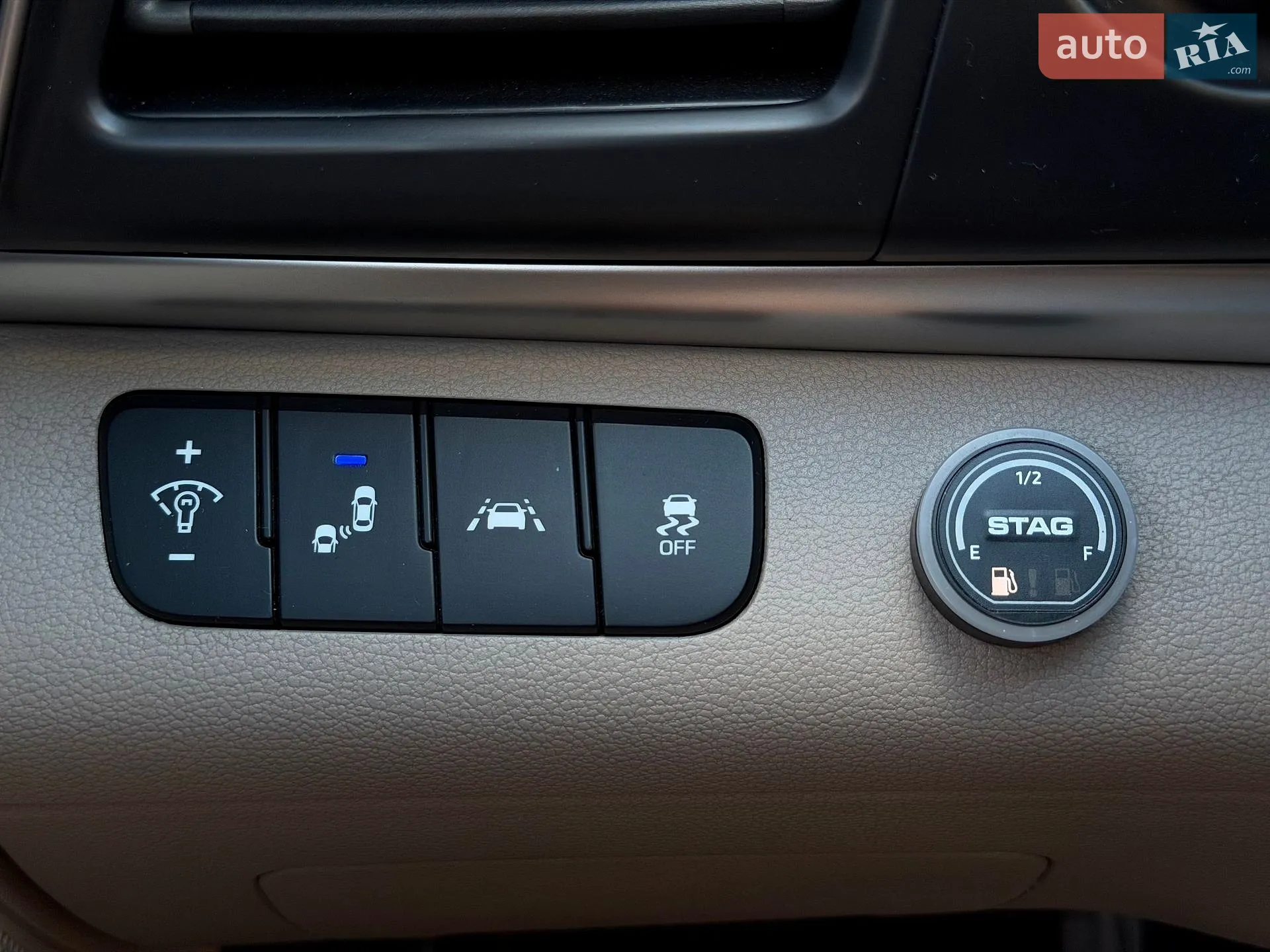 2019 Hyundai Elantra - мініатюра 21