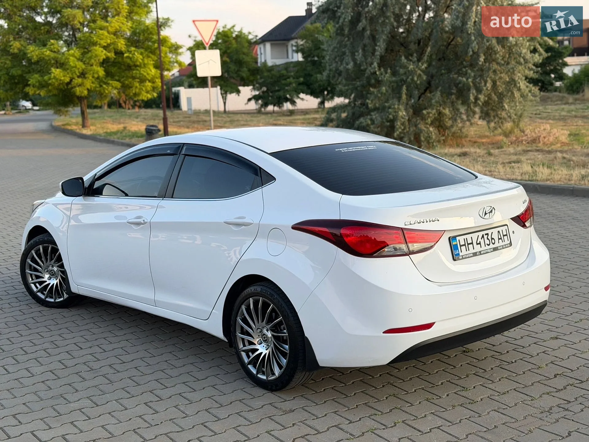 2015 Hyundai Elantra - мініатюра 29