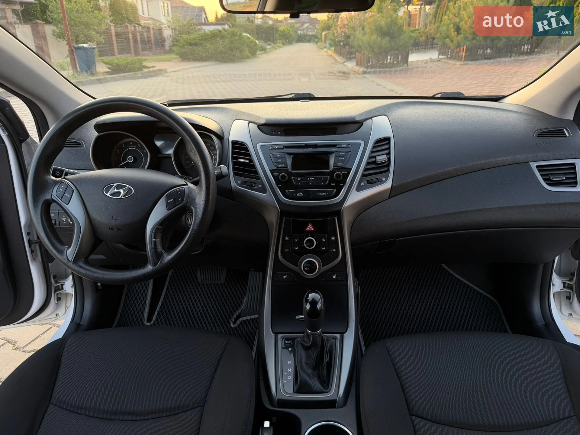 2015 Hyundai Elantra - мініатюра 45
