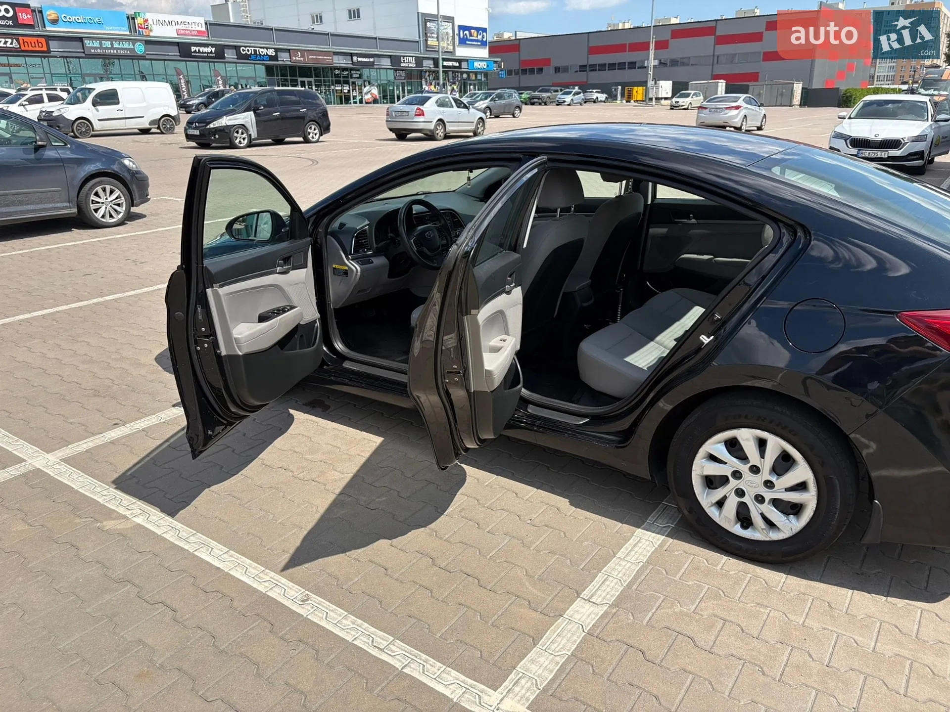 2018 Hyundai Elantra - мініатюра 14