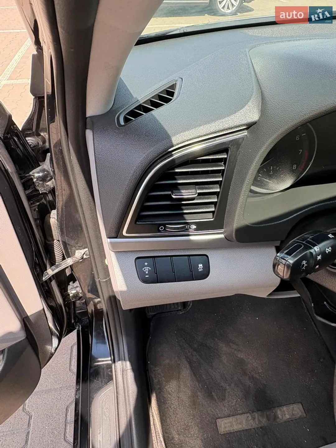 2018 Hyundai Elantra - мініатюра 18