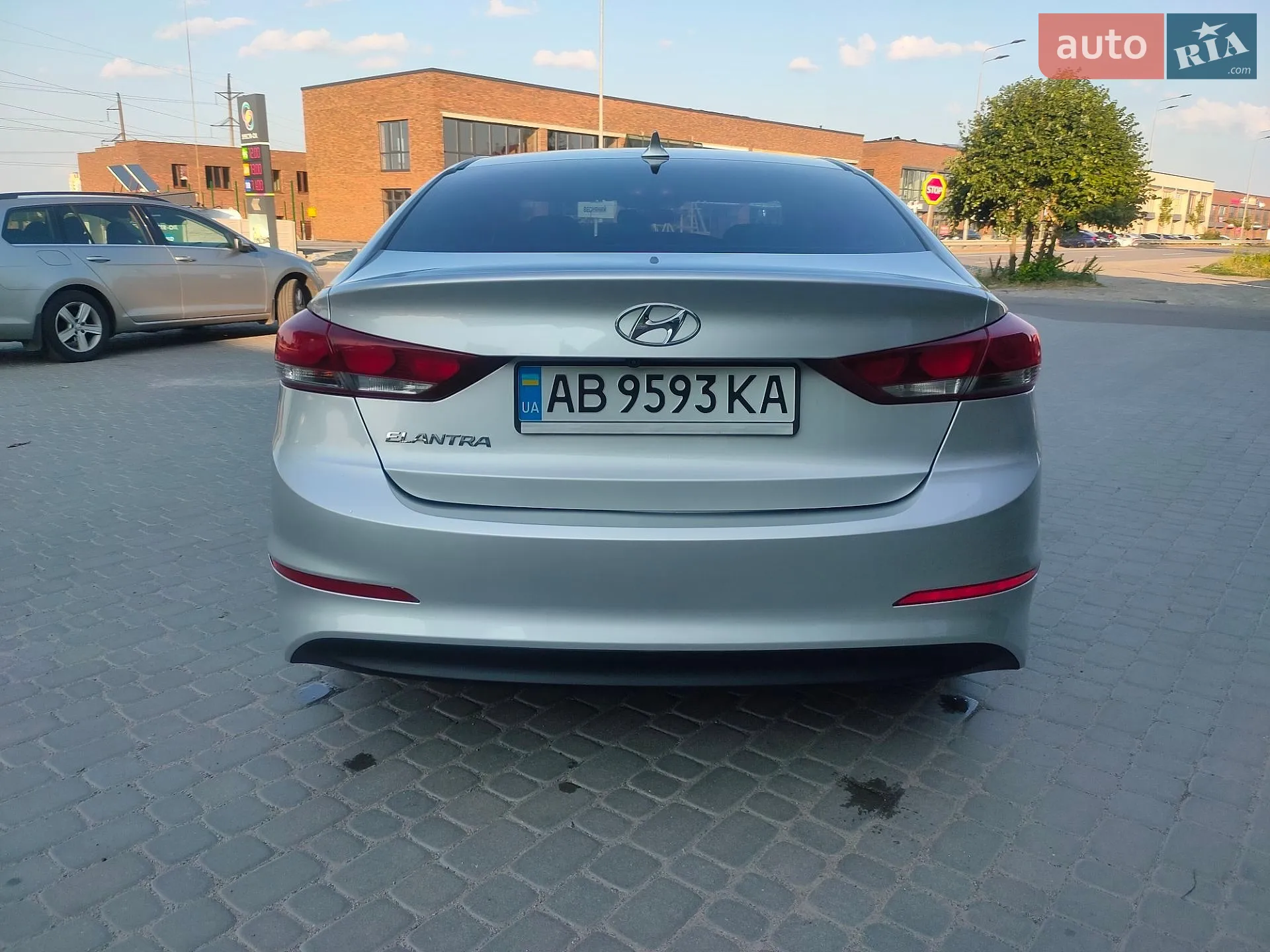 2018 Hyundai Elantra - мініатюра 10
