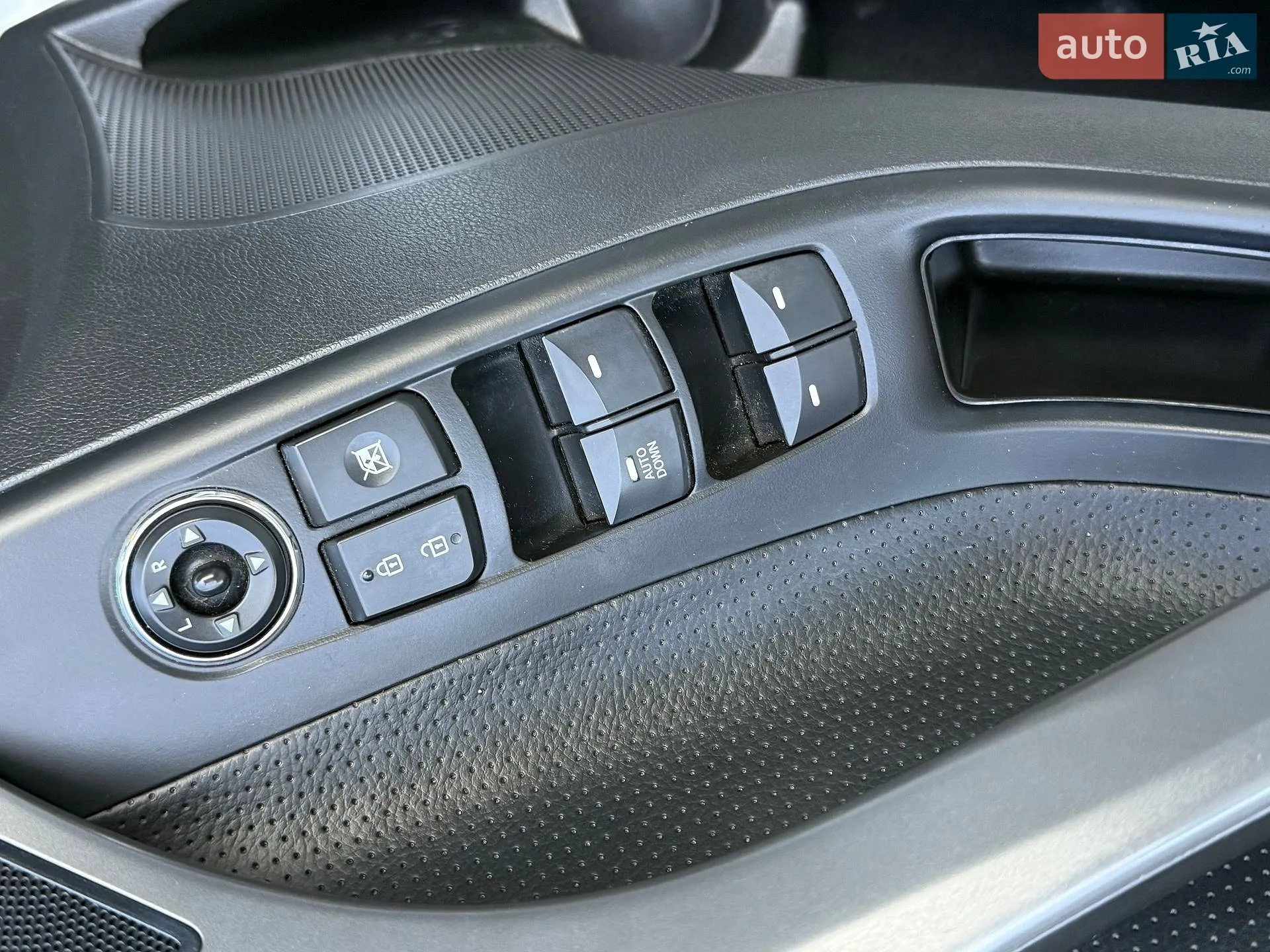 2011 Hyundai Elantra - мініатюра 10
