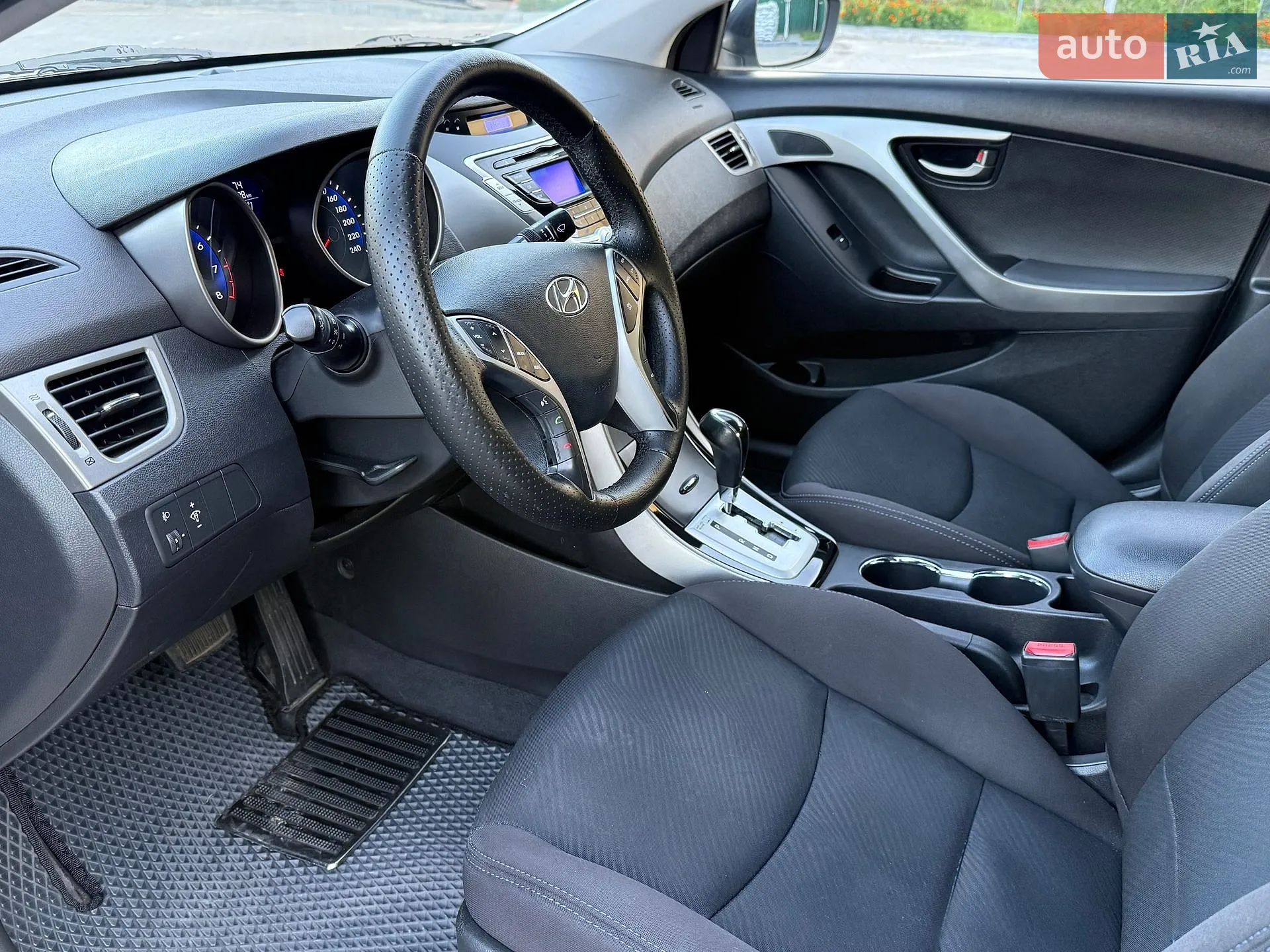 2011 Hyundai Elantra - мініатюра 8