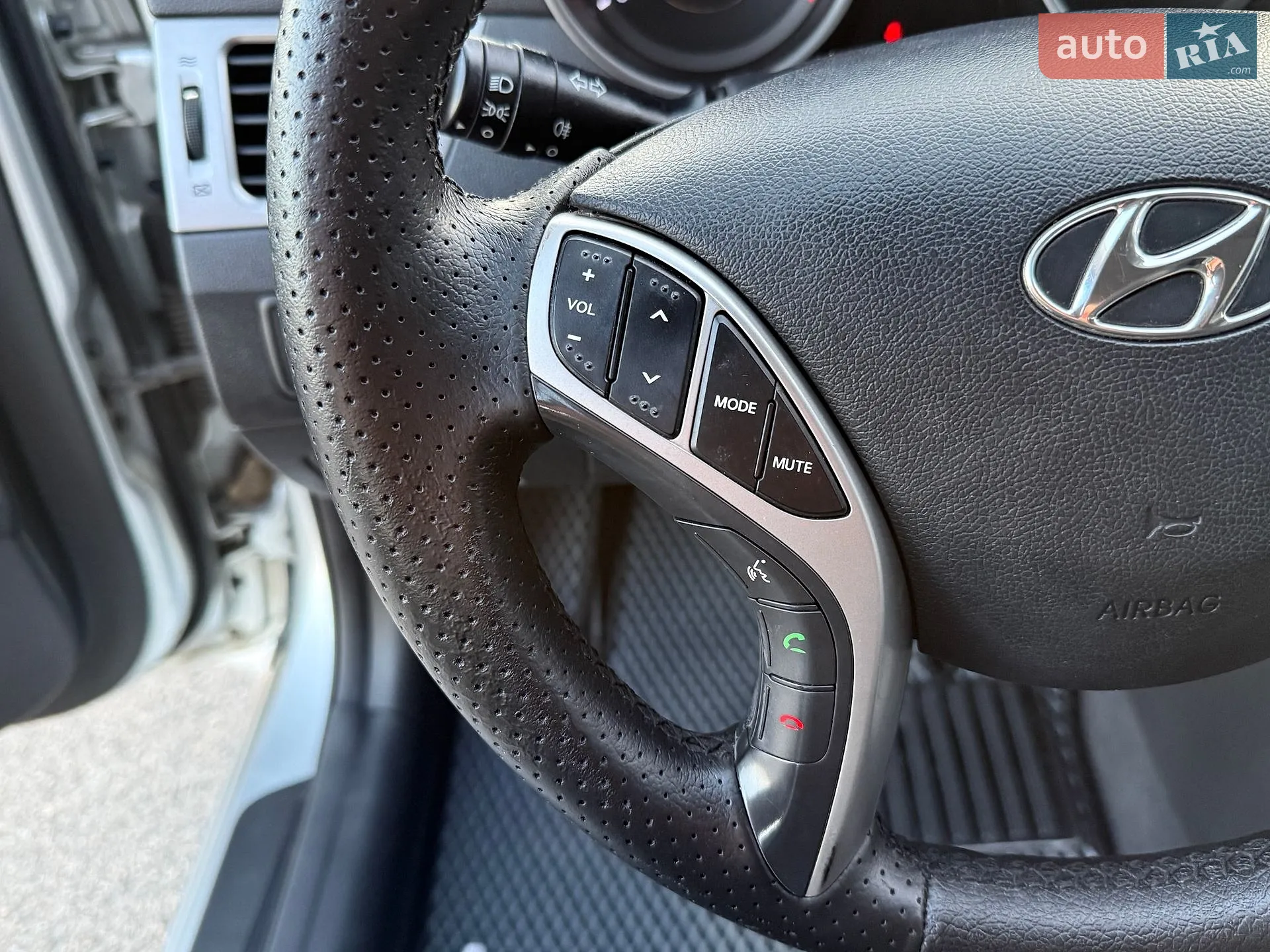 2011 Hyundai Elantra - мініатюра 12