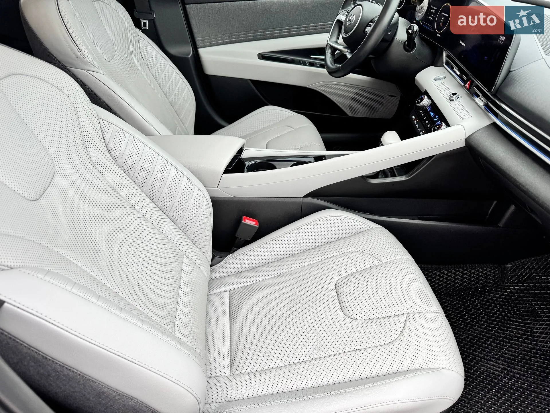 2022 Hyundai Elantra - мініатюра 33