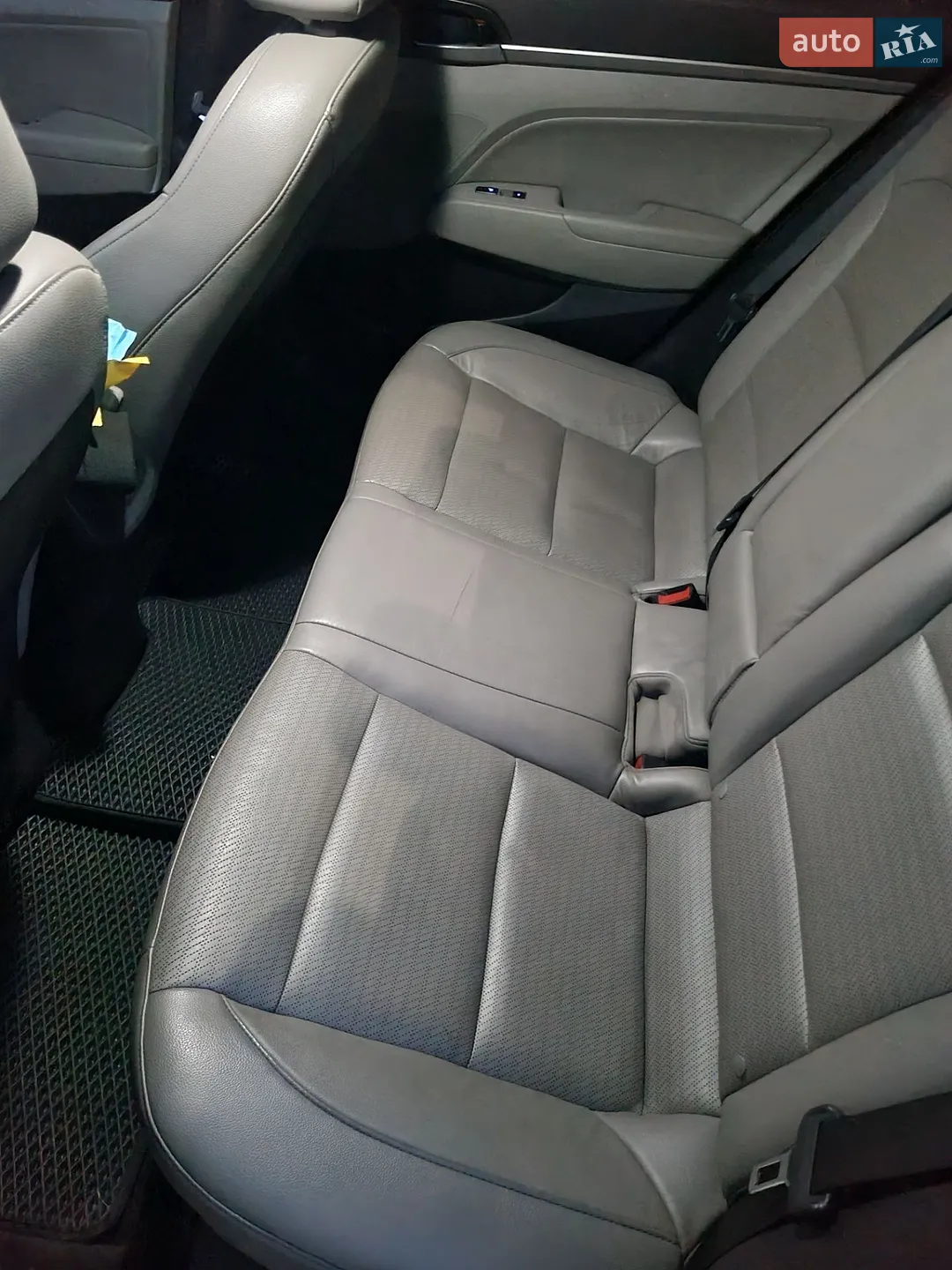 2016 Hyundai Elantra - мініатюра 13