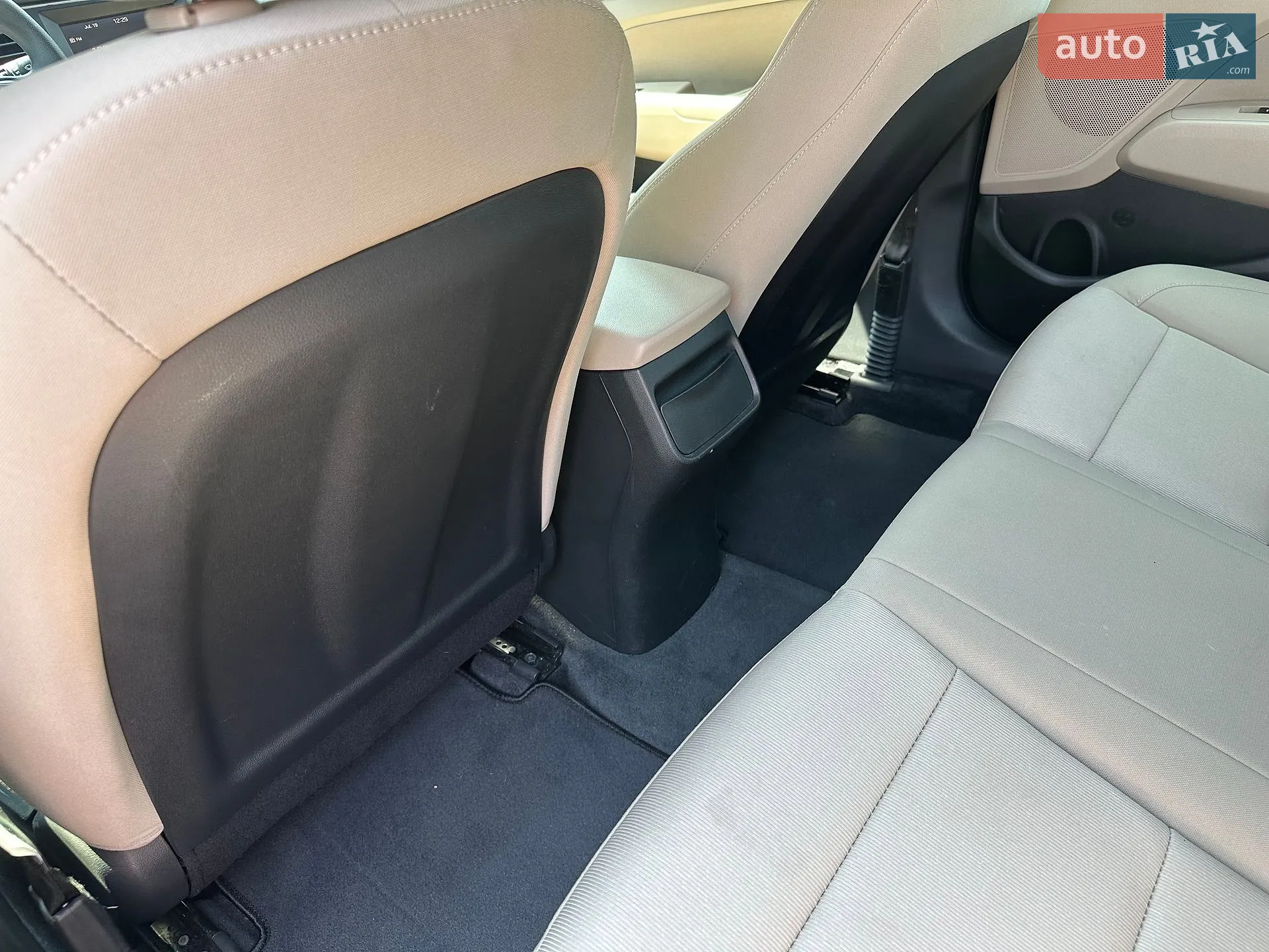 2018 Hyundai Elantra - мініатюра 20