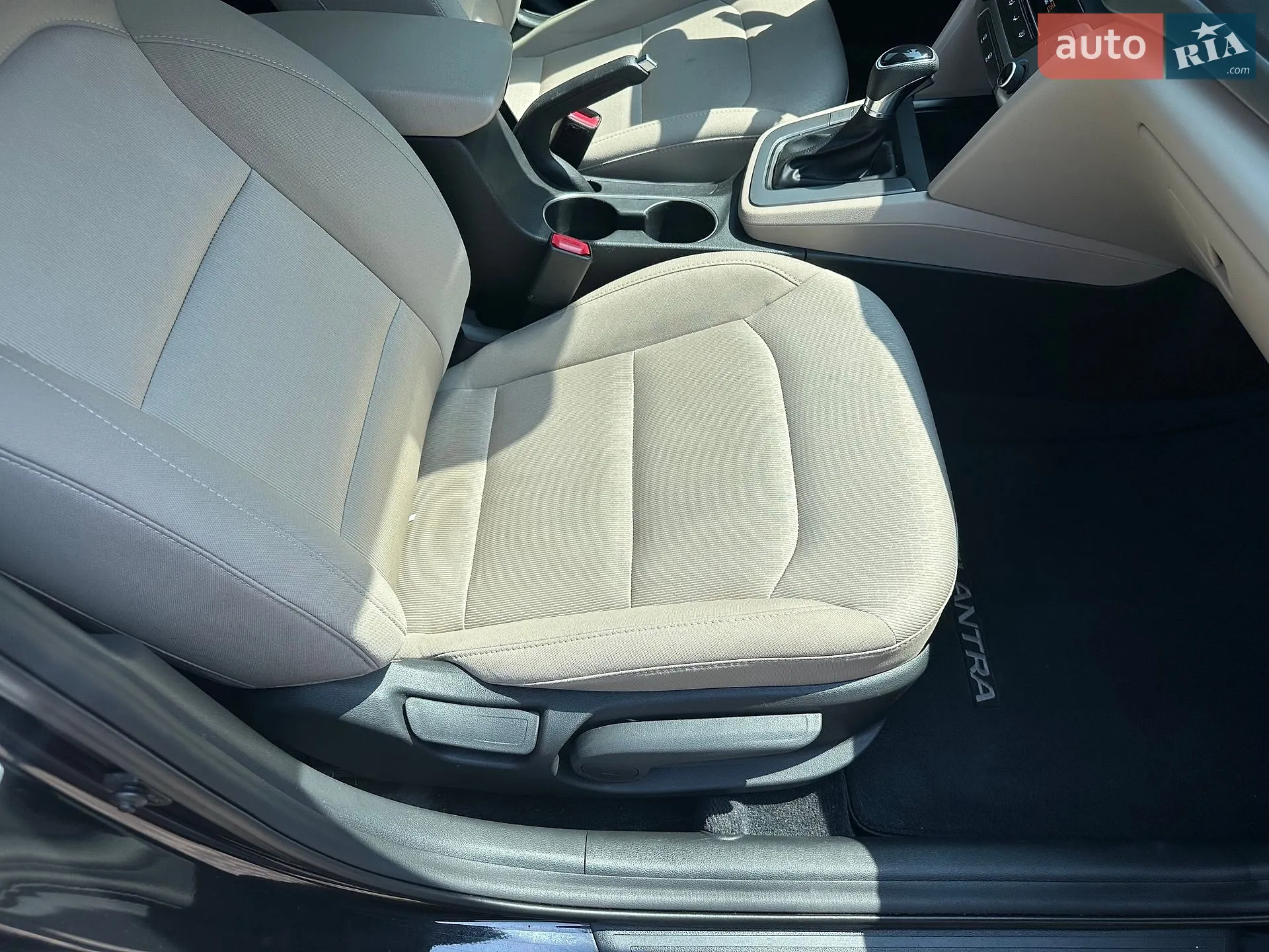 2018 Hyundai Elantra - мініатюра 30