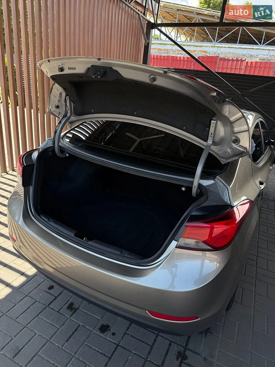 2014 Hyundai Elantra - мініатюра 9
