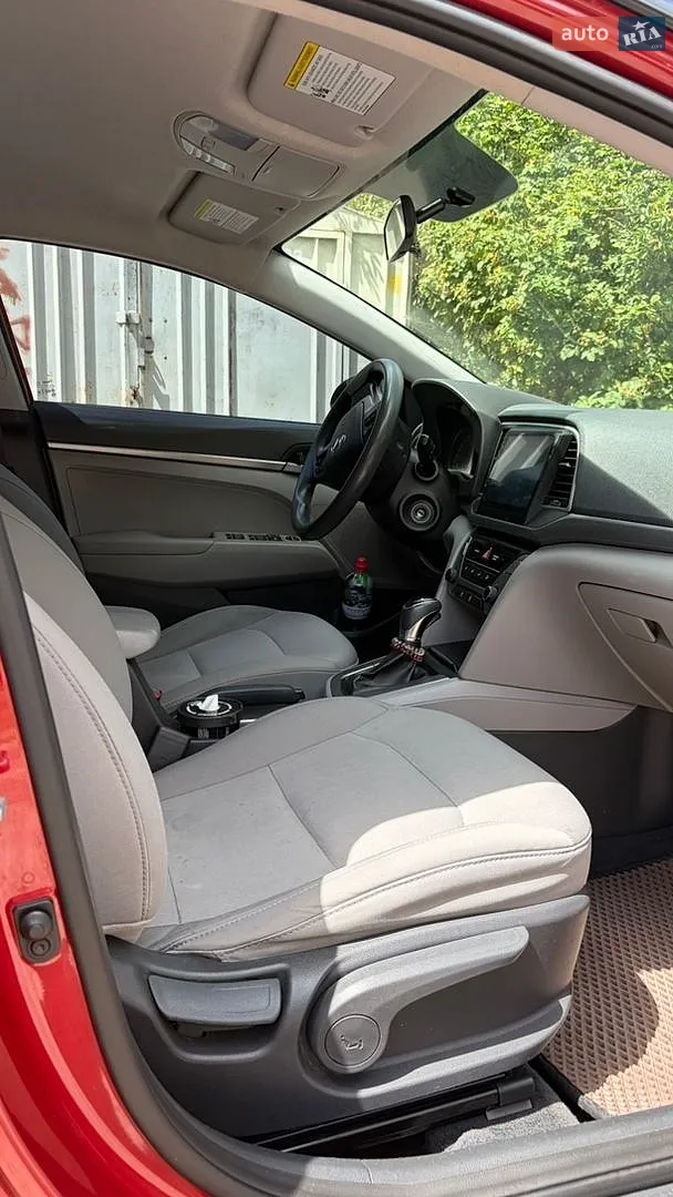 2016 Hyundai Elantra - мініатюра 12