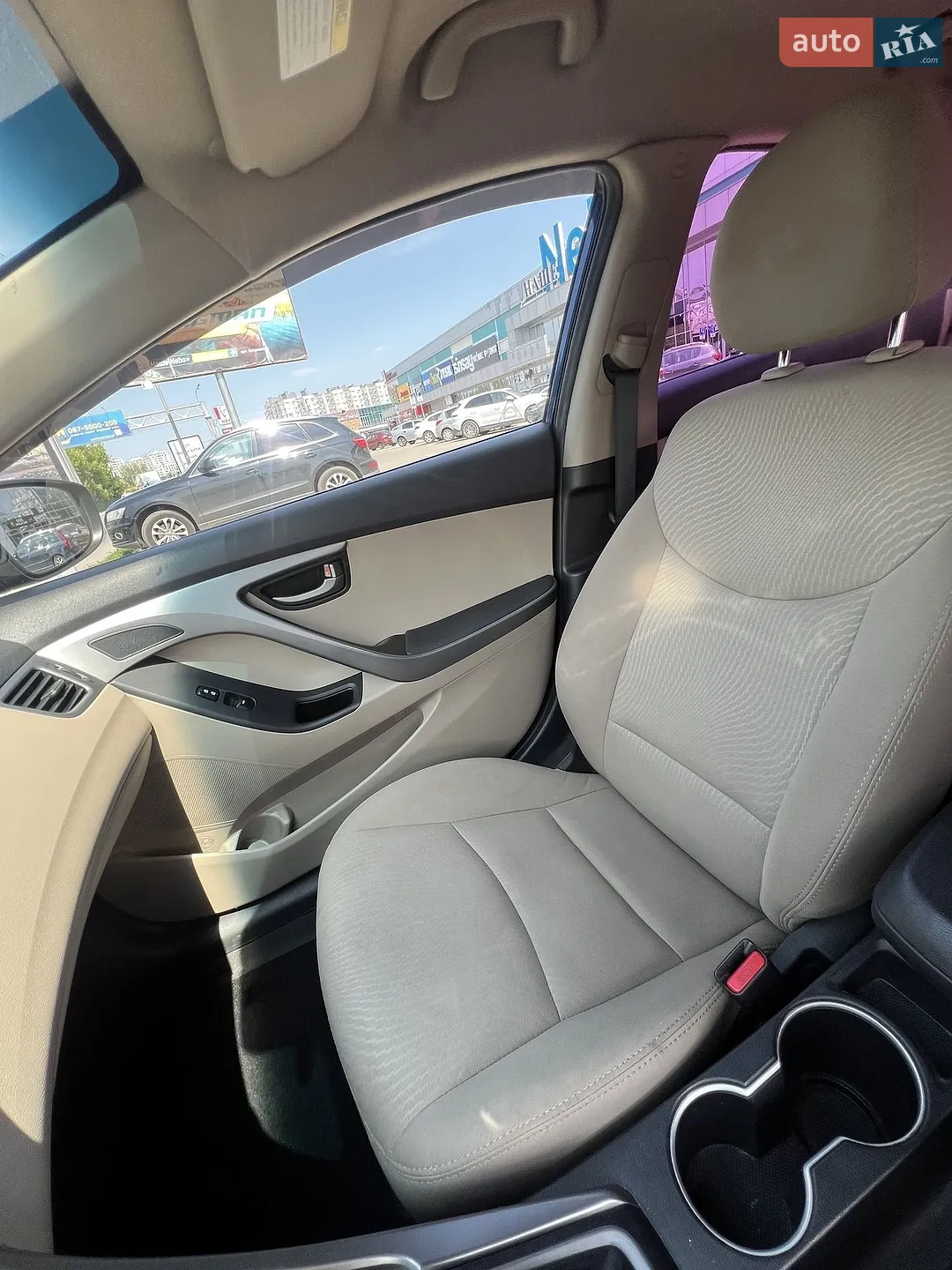 2015 Hyundai Elantra - мініатюра 13