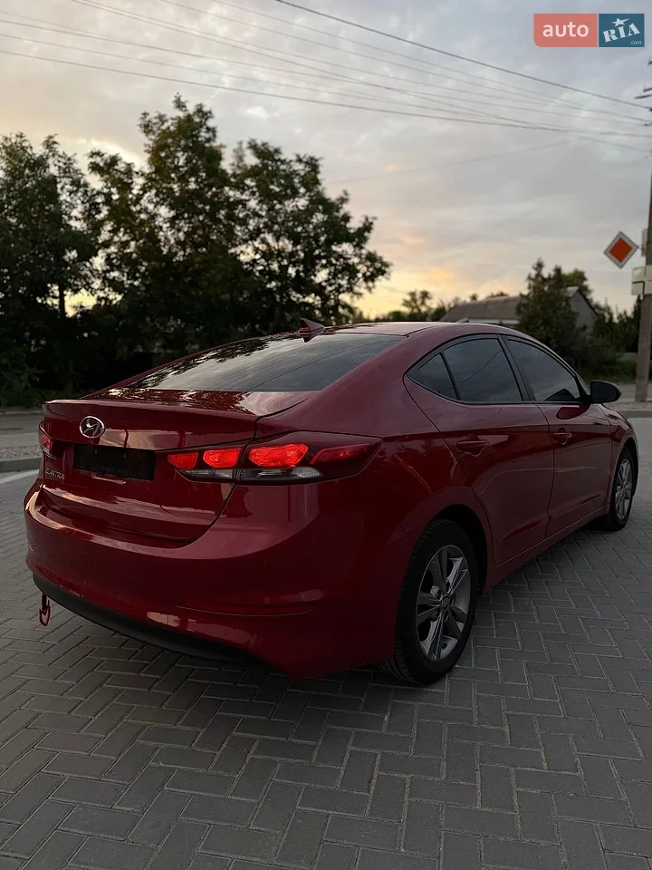 2016 Hyundai Elantra - мініатюра 16