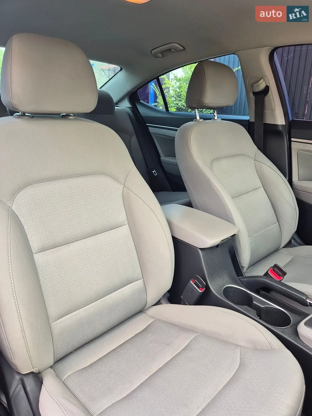 2017 Hyundai Elantra - мініатюра 7