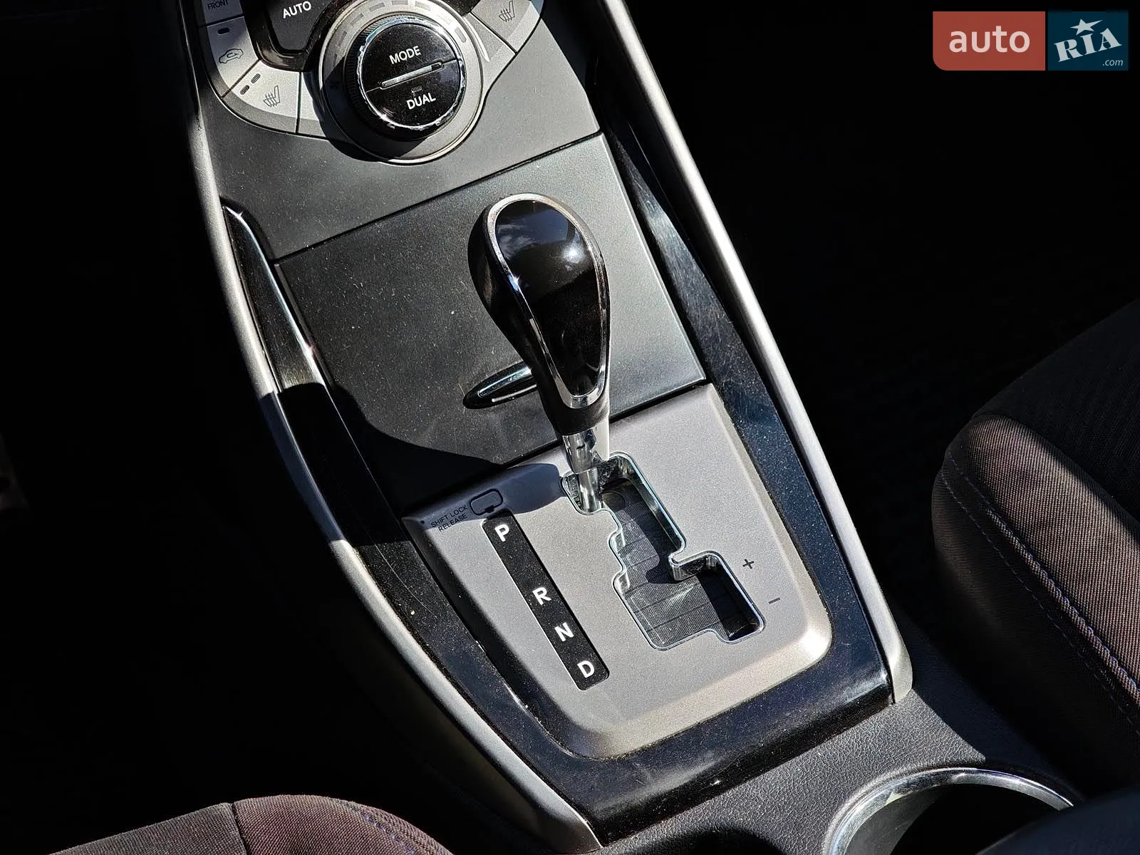 2012 Hyundai Elantra - мініатюра 18