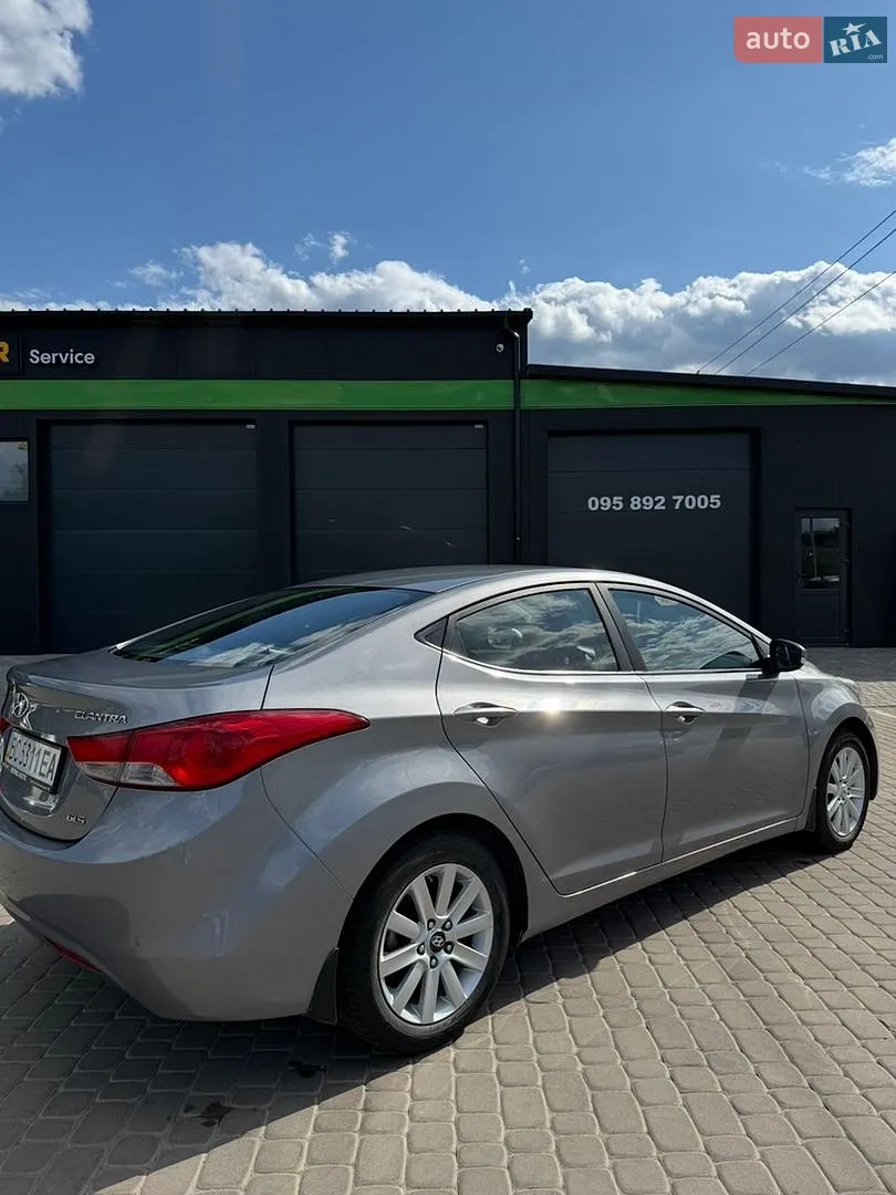 2013 Hyundai Elantra - мініатюра 3