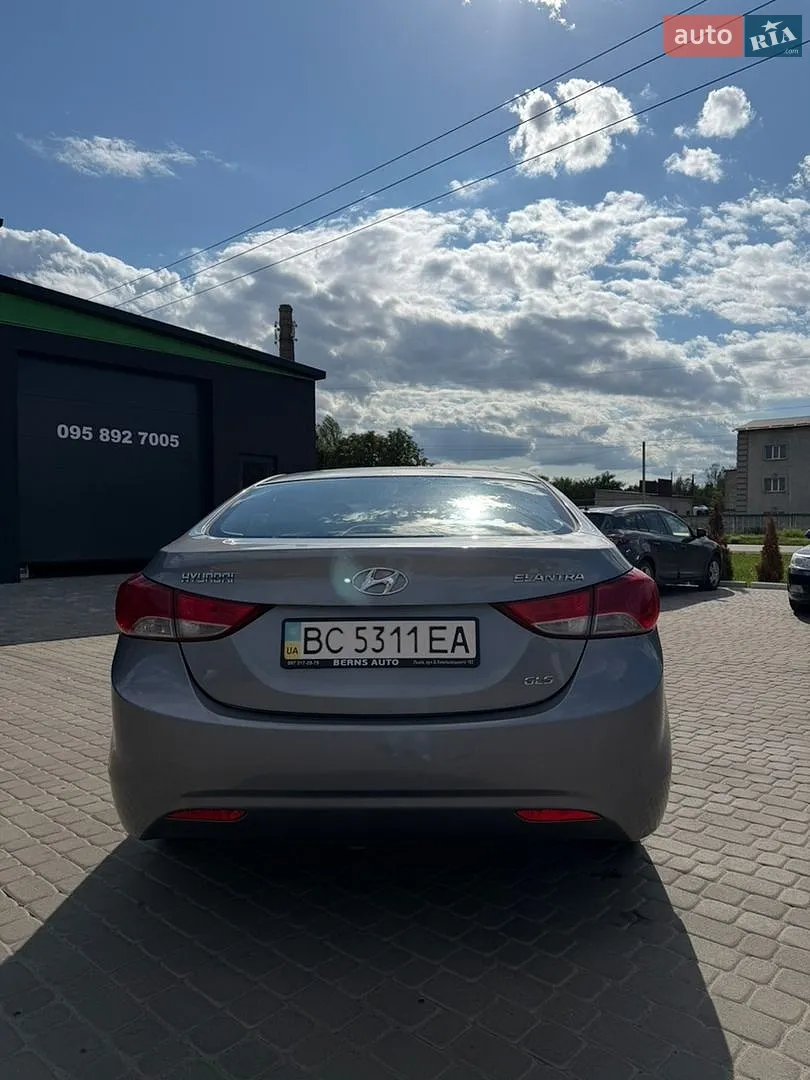 2013 Hyundai Elantra - мініатюра 6
