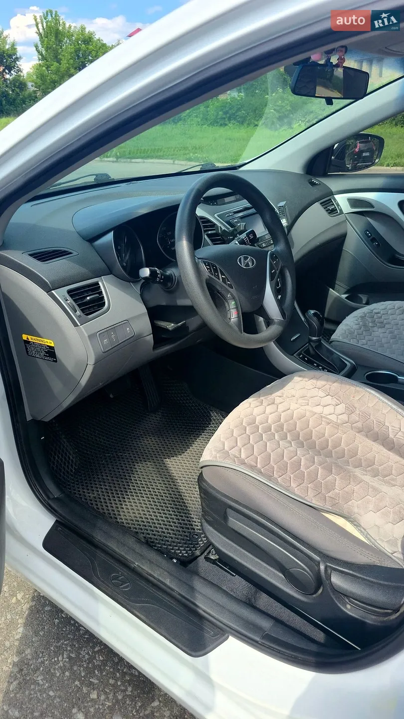 2015 Hyundai Elantra - мініатюра 8